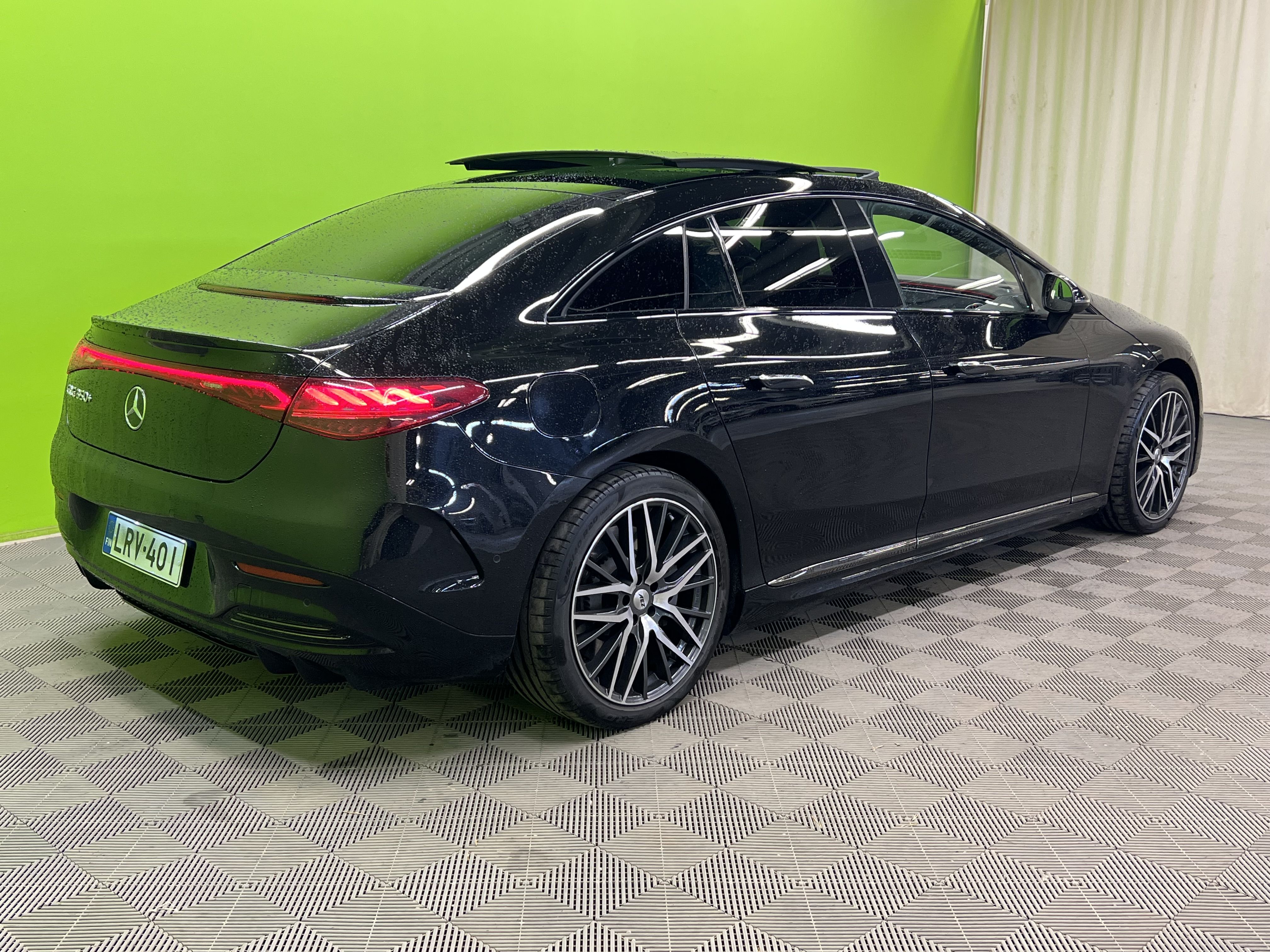 Mercedes-Benz EQE 350+ / SoH 98,2% 2022, kuva 3/15