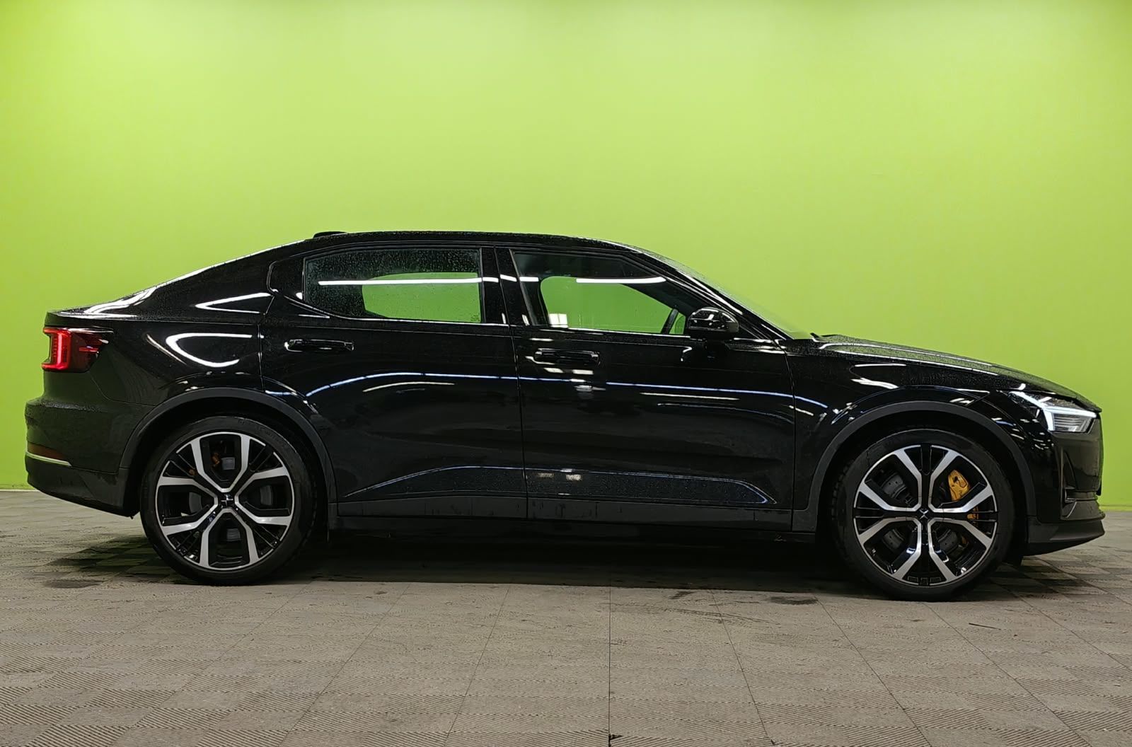 Polestar 2 2021, kuva 2/9