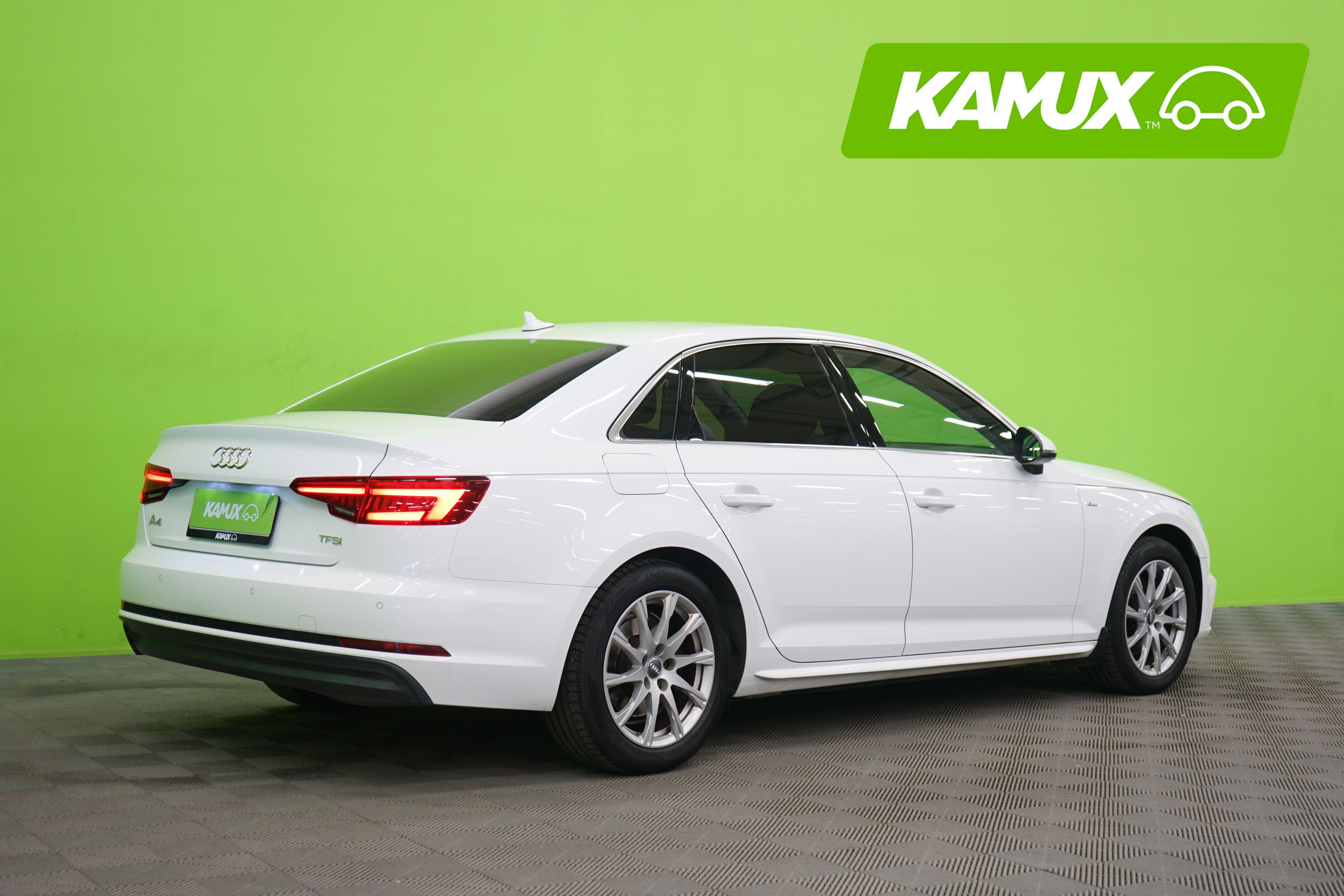 Audi A4 2018, photo 3/23