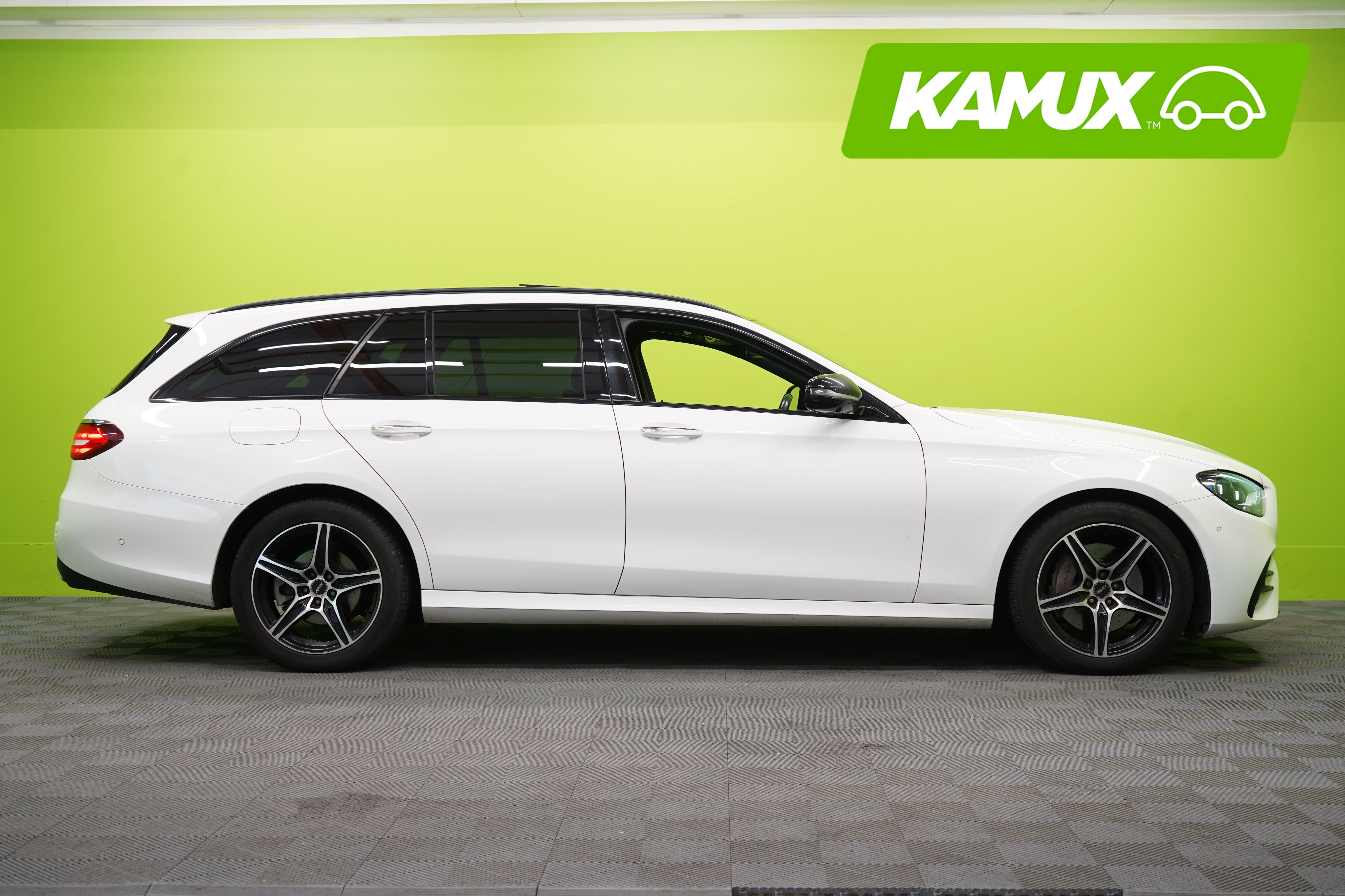 Mercedes-Benz E 220 d 4Matic T AMG 2021, kuva 2/32