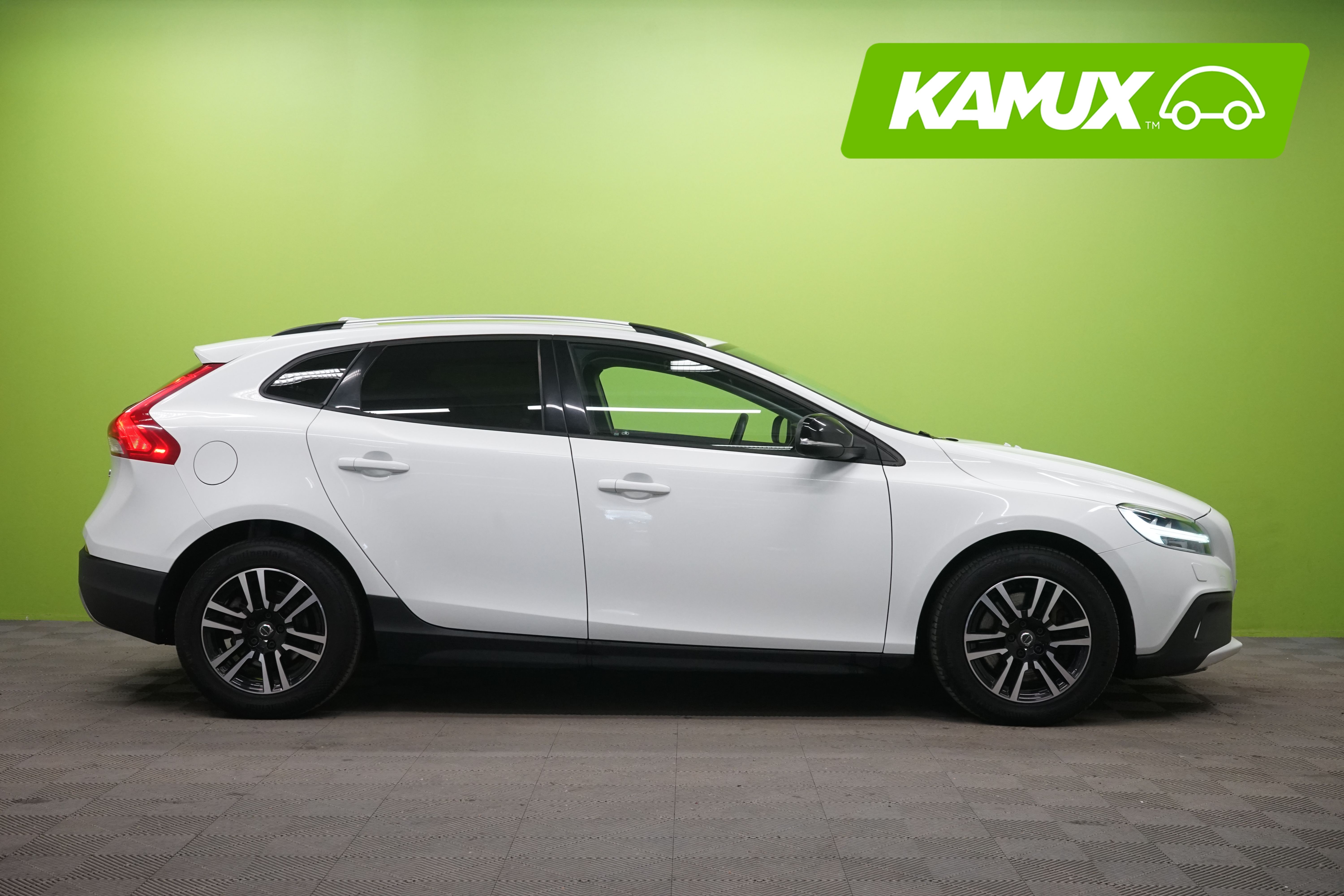 Volvo V40 Cross Country D2 Business aut 2018, photo 2/17