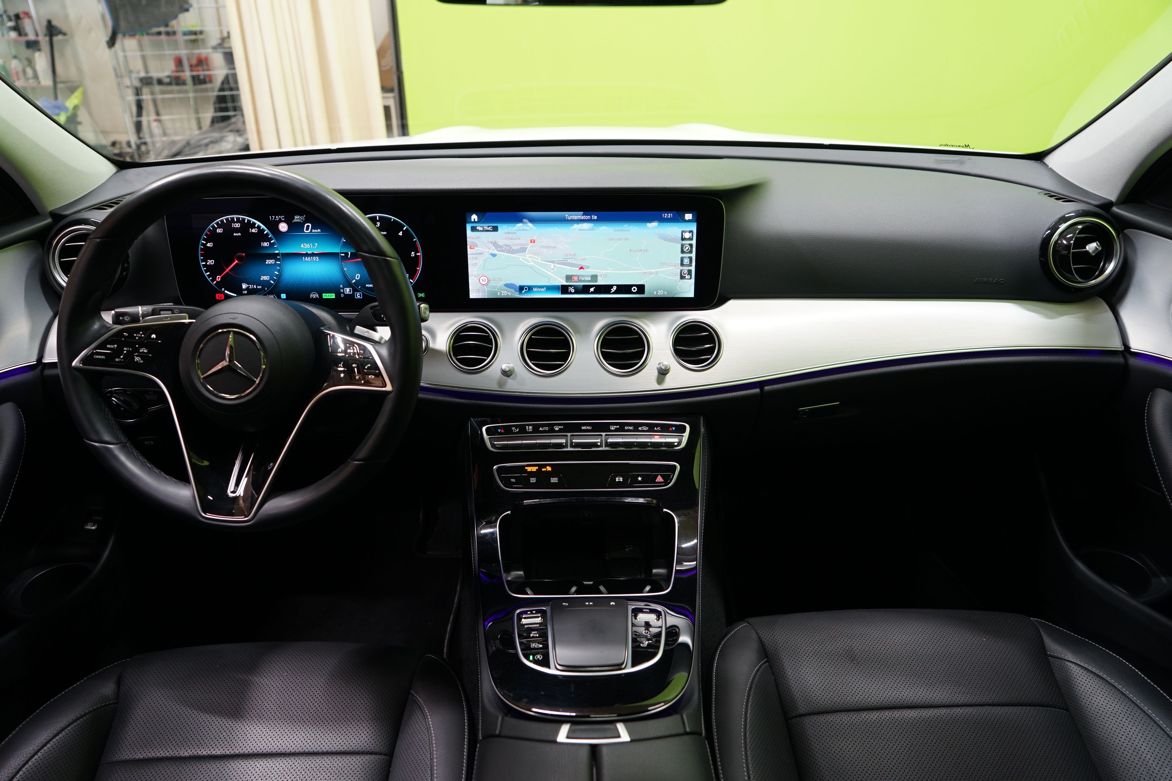 Mercedes-Benz E 2023, photo 6/26