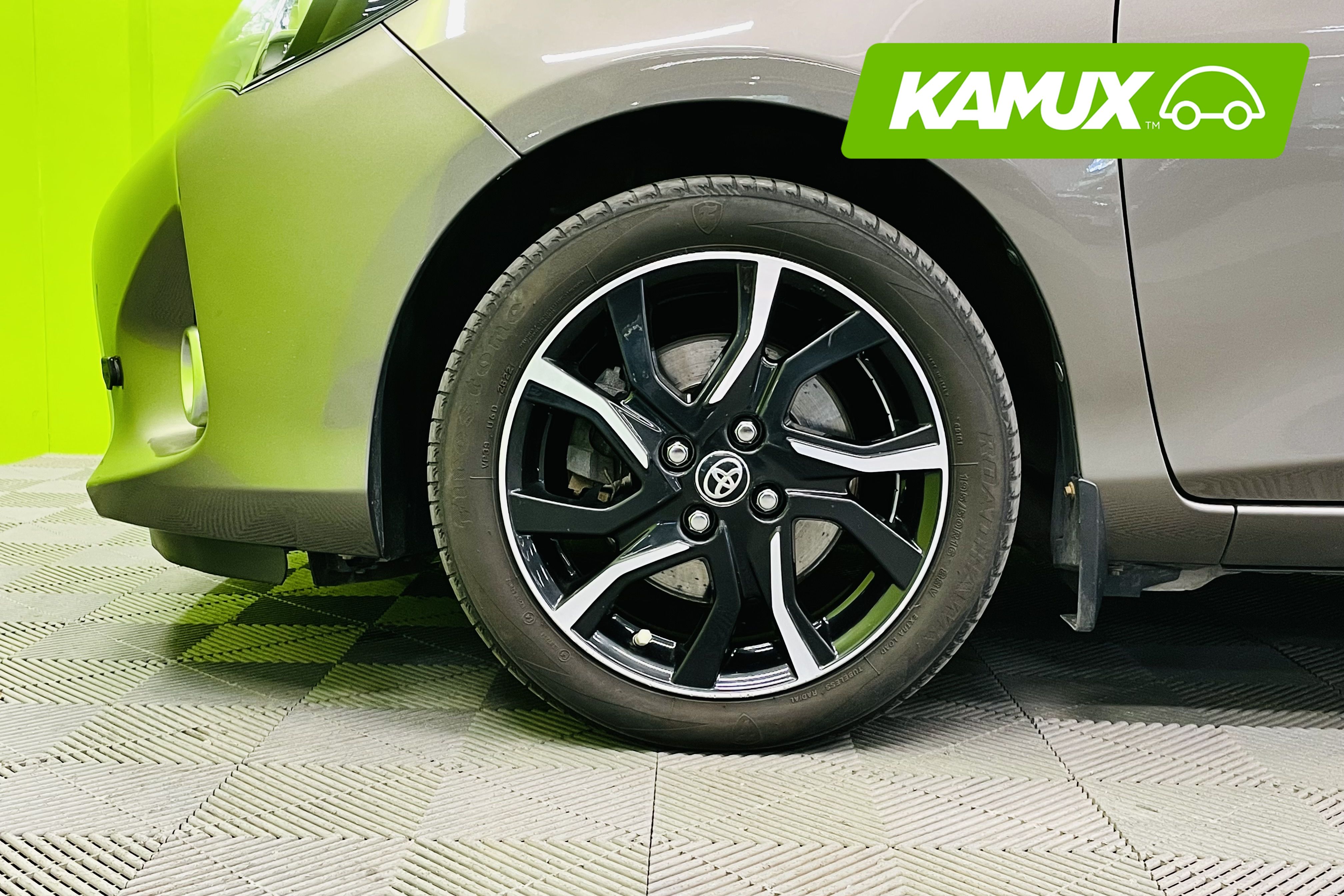 Toyota Yaris Yaris 1,5 Hybrid Style 2016, photo 6/25
