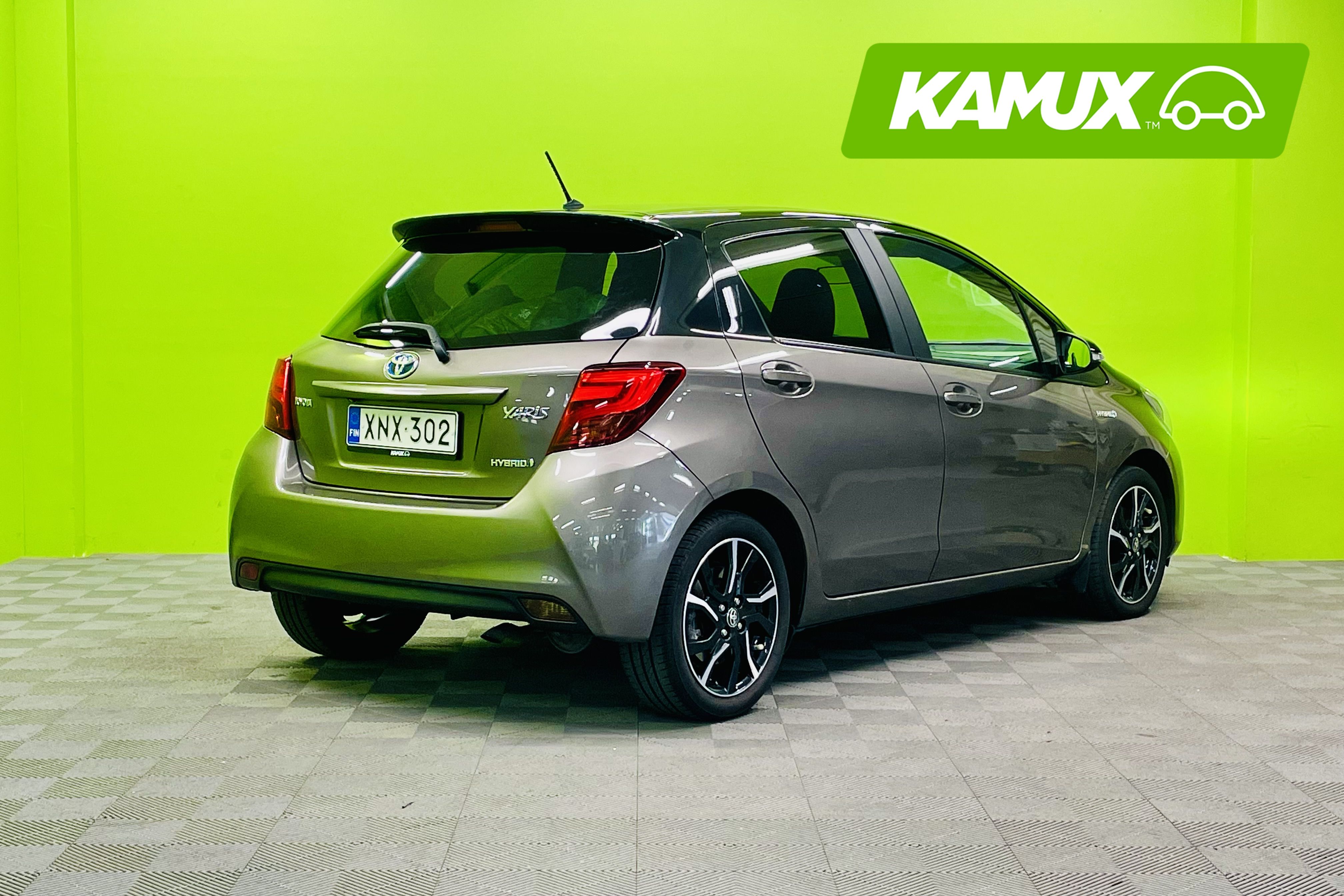 Toyota Yaris Yaris 1,5 Hybrid Style 2016, photo 2/25