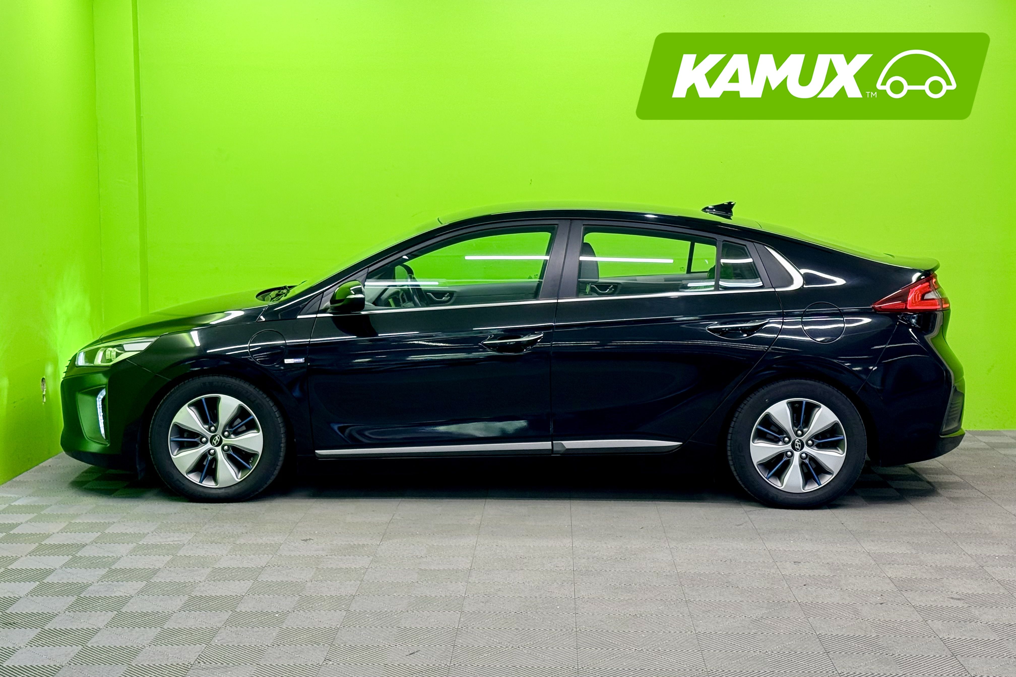Hyundai Ioniq Plug-In DCT Style Business 2017, photo 4/25