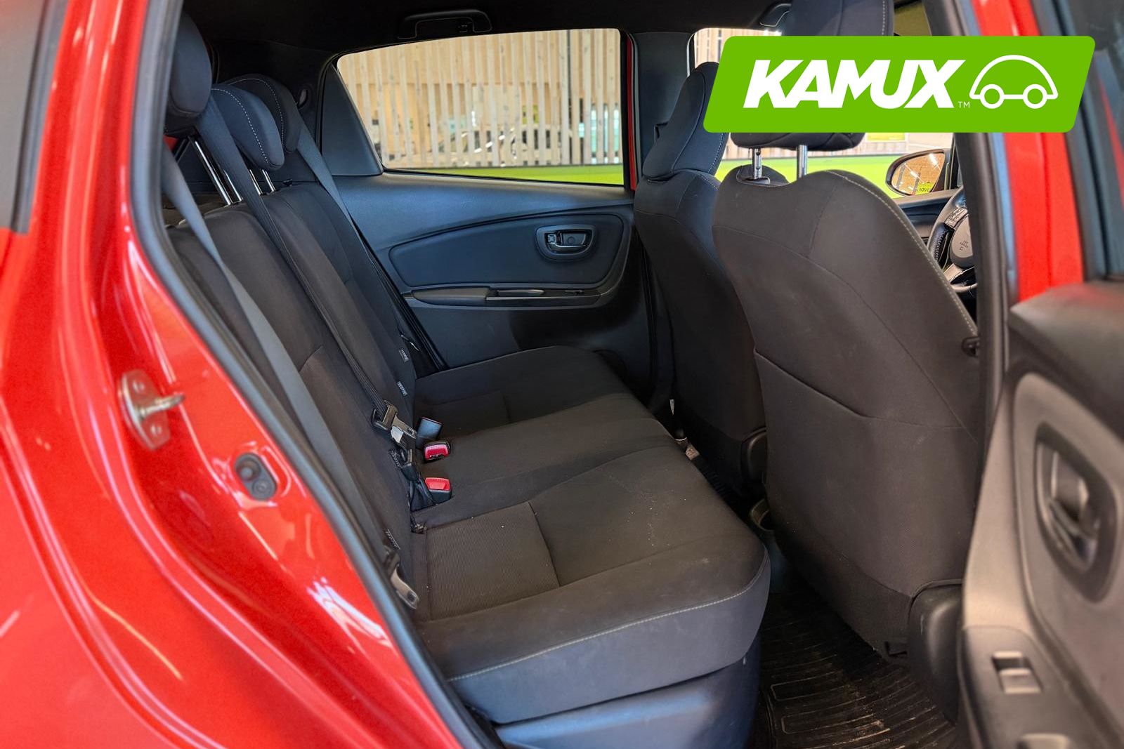 Toyota Yaris 1,5 Hybrid Orange 2016, photo 7/15