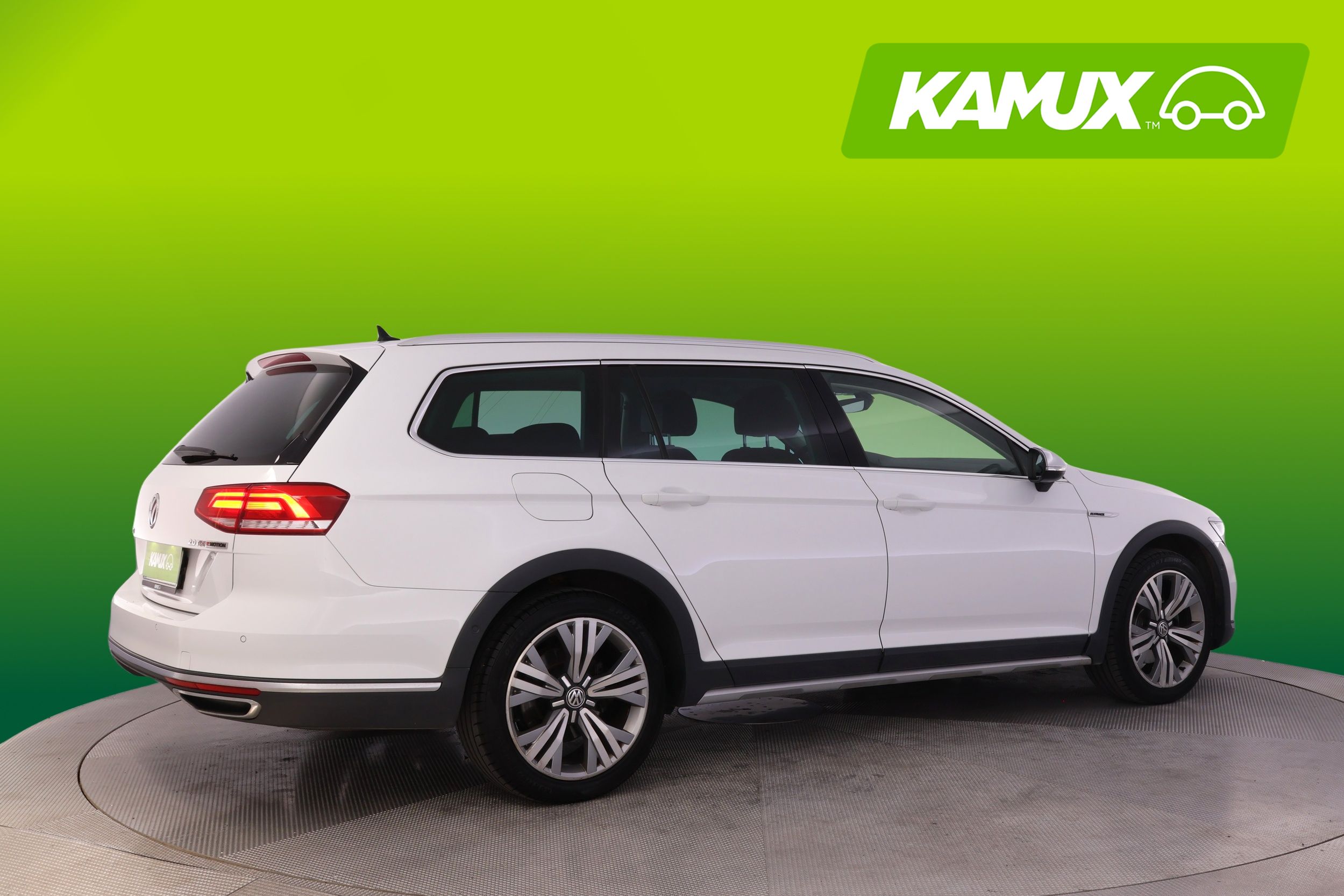 Volkswagen Passat 2016, photo 4/30