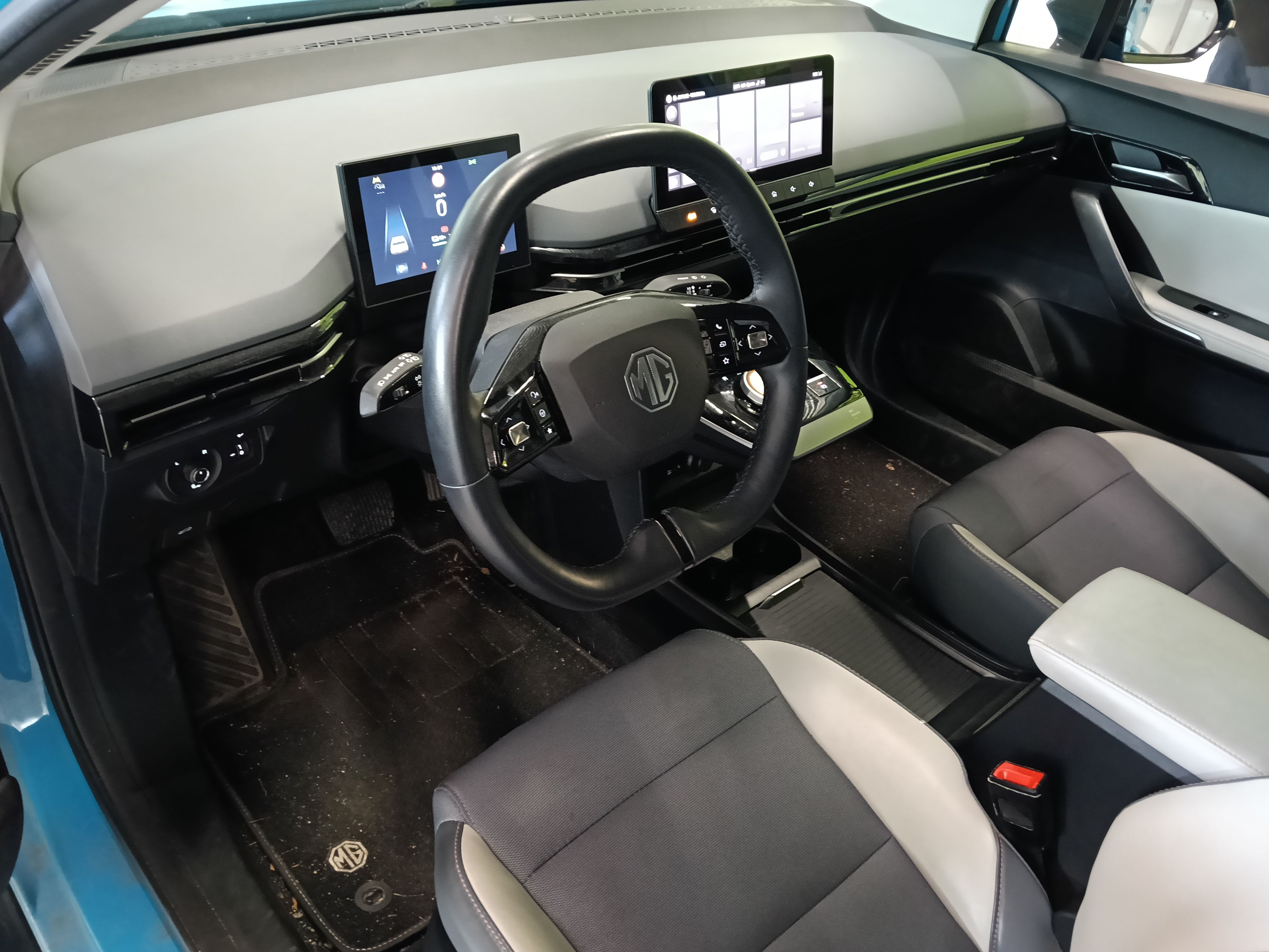 MG MG4 Luxury 2023, kuva 3/4