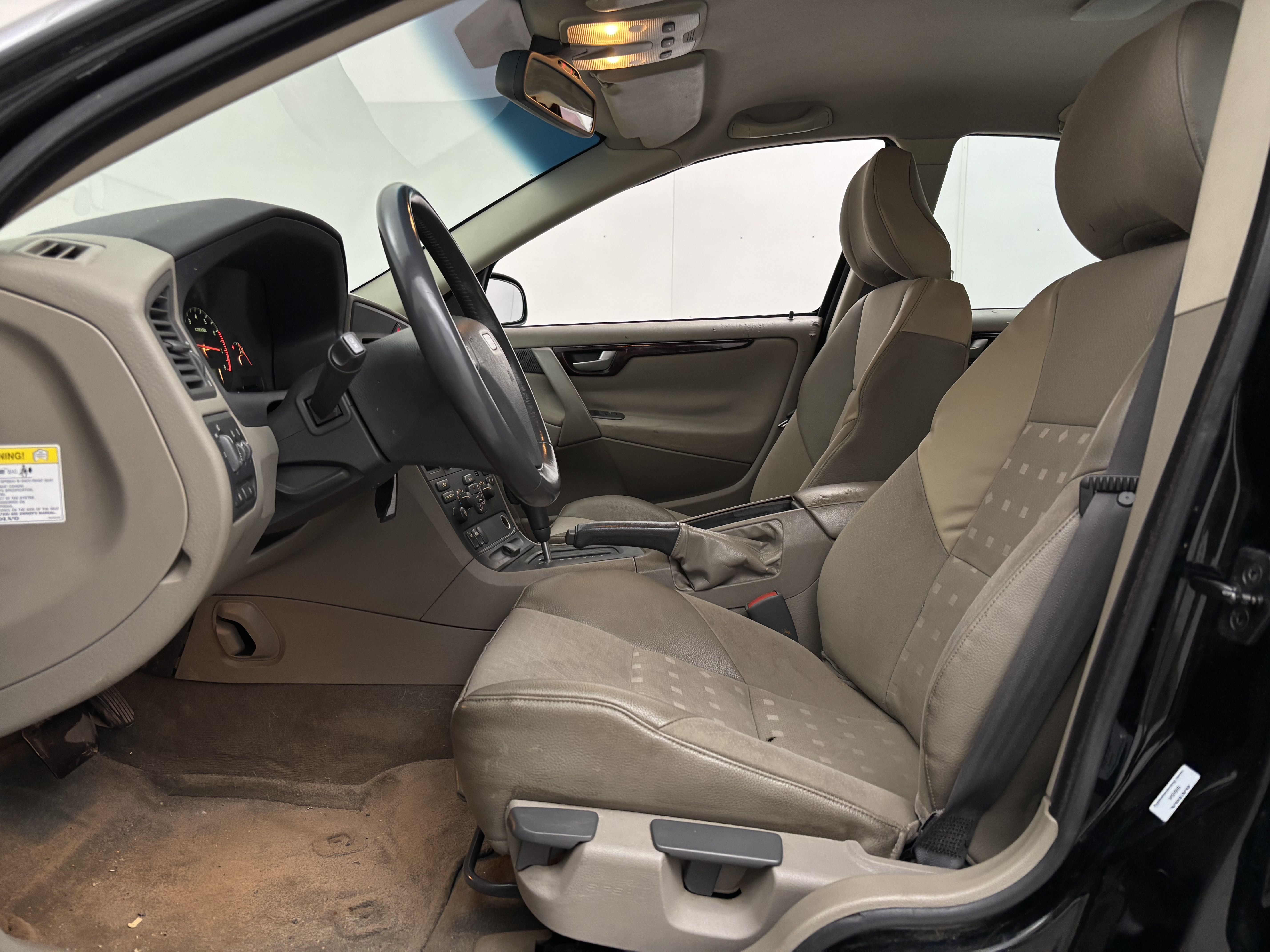 Volvo S60 2,4 140hv A 2001, kuva 6/14