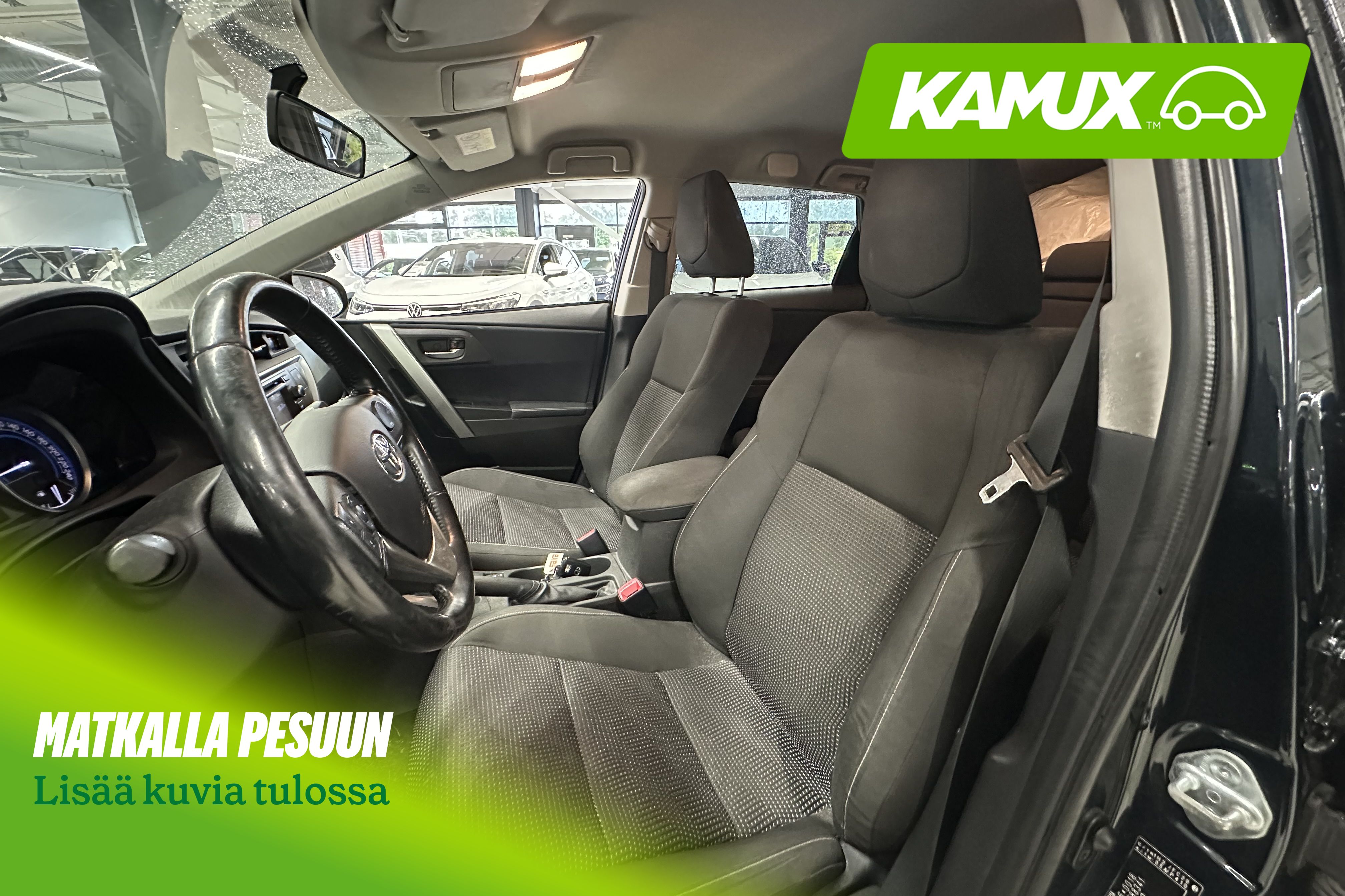 Toyota Auris 2014, photo 3/4