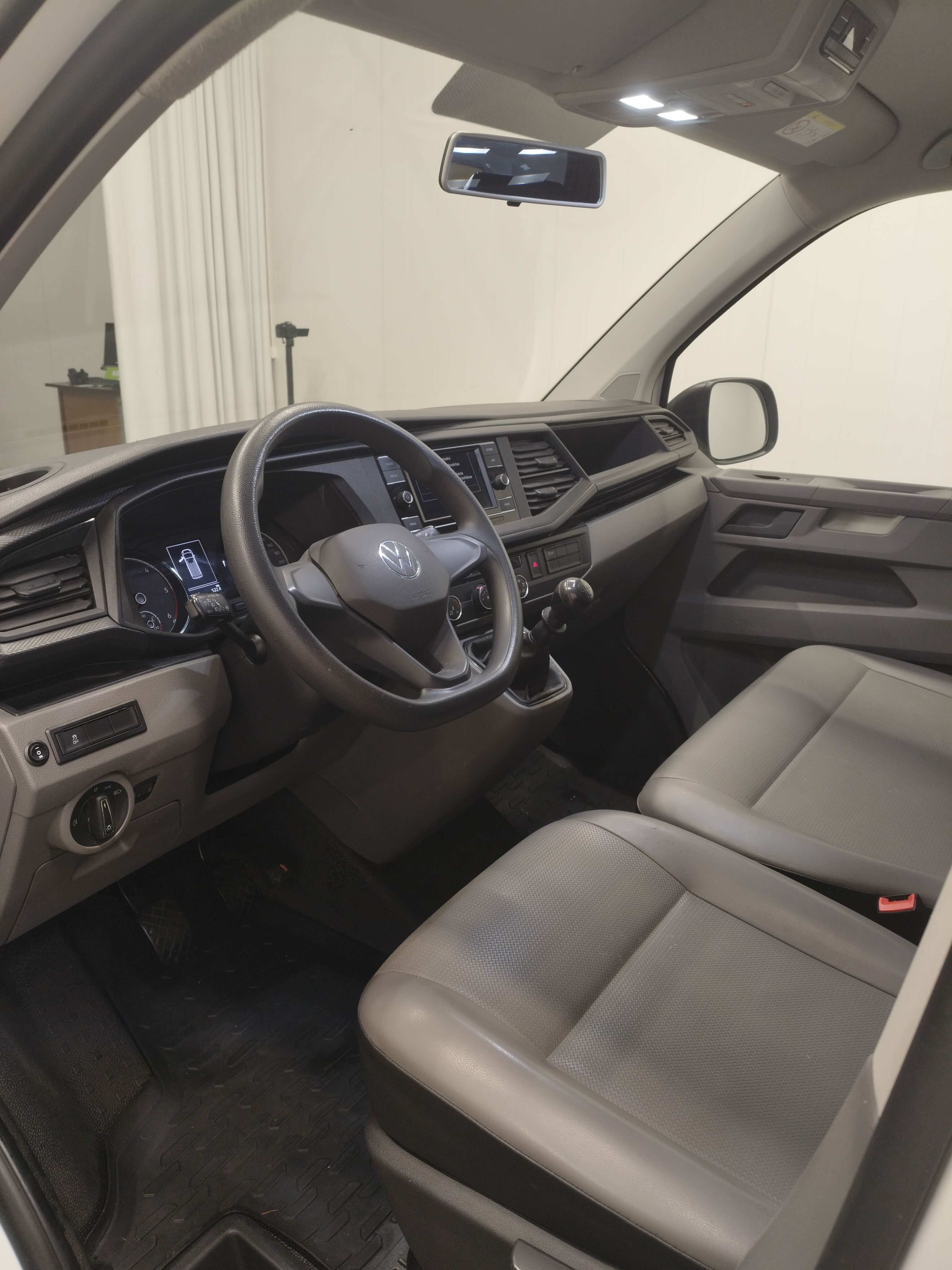 Volkswagen Transporter 2020, kuva 7/17