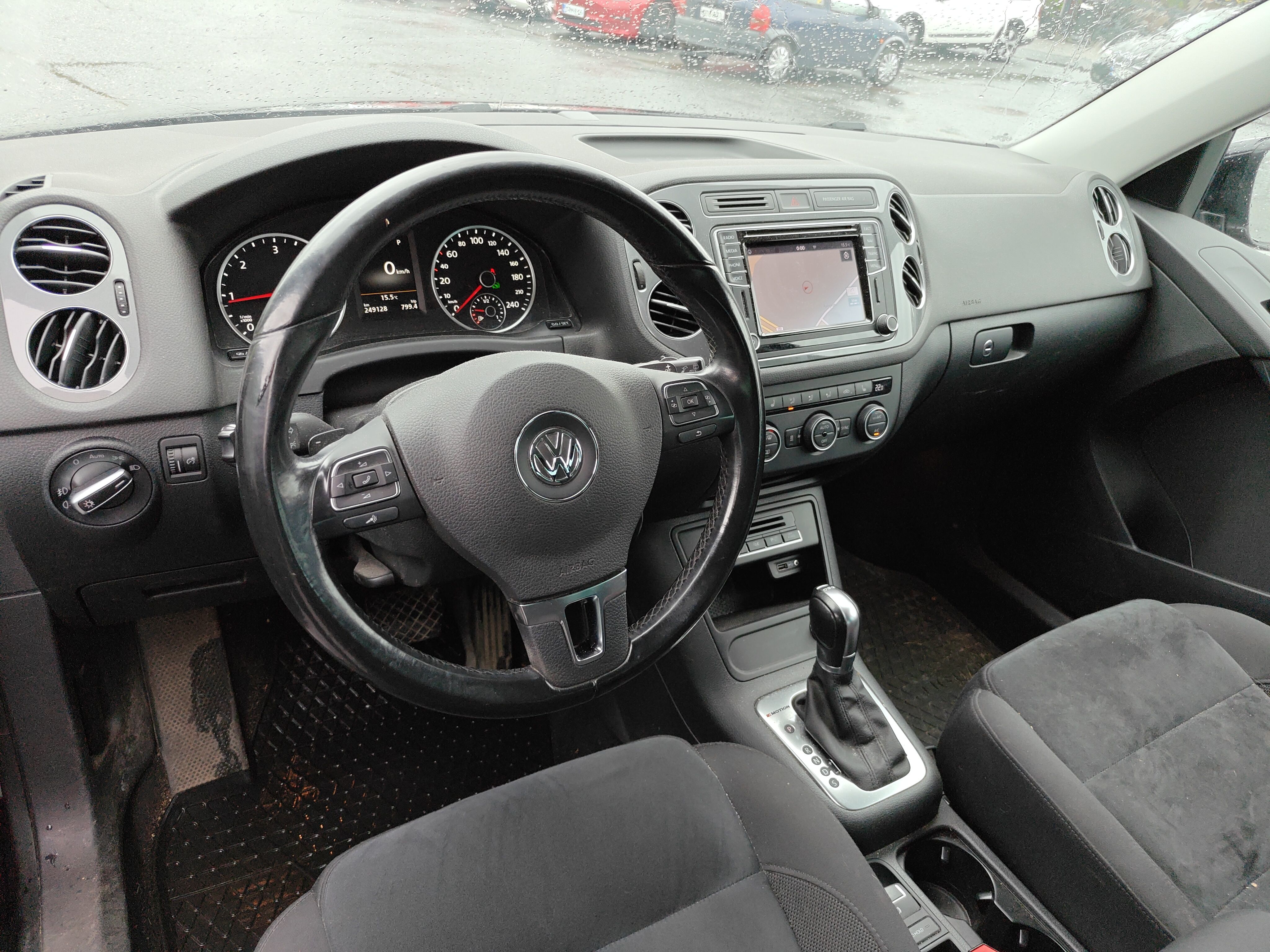 Volkswagen Tiguan 2016, photo 3/3