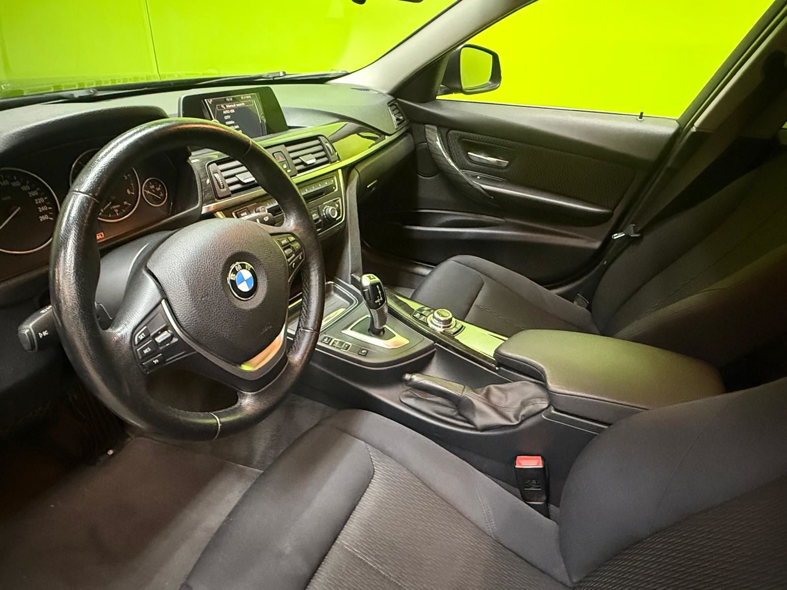 BMW 318 F31 Touring 318d A Business 2014, kuva 7/17