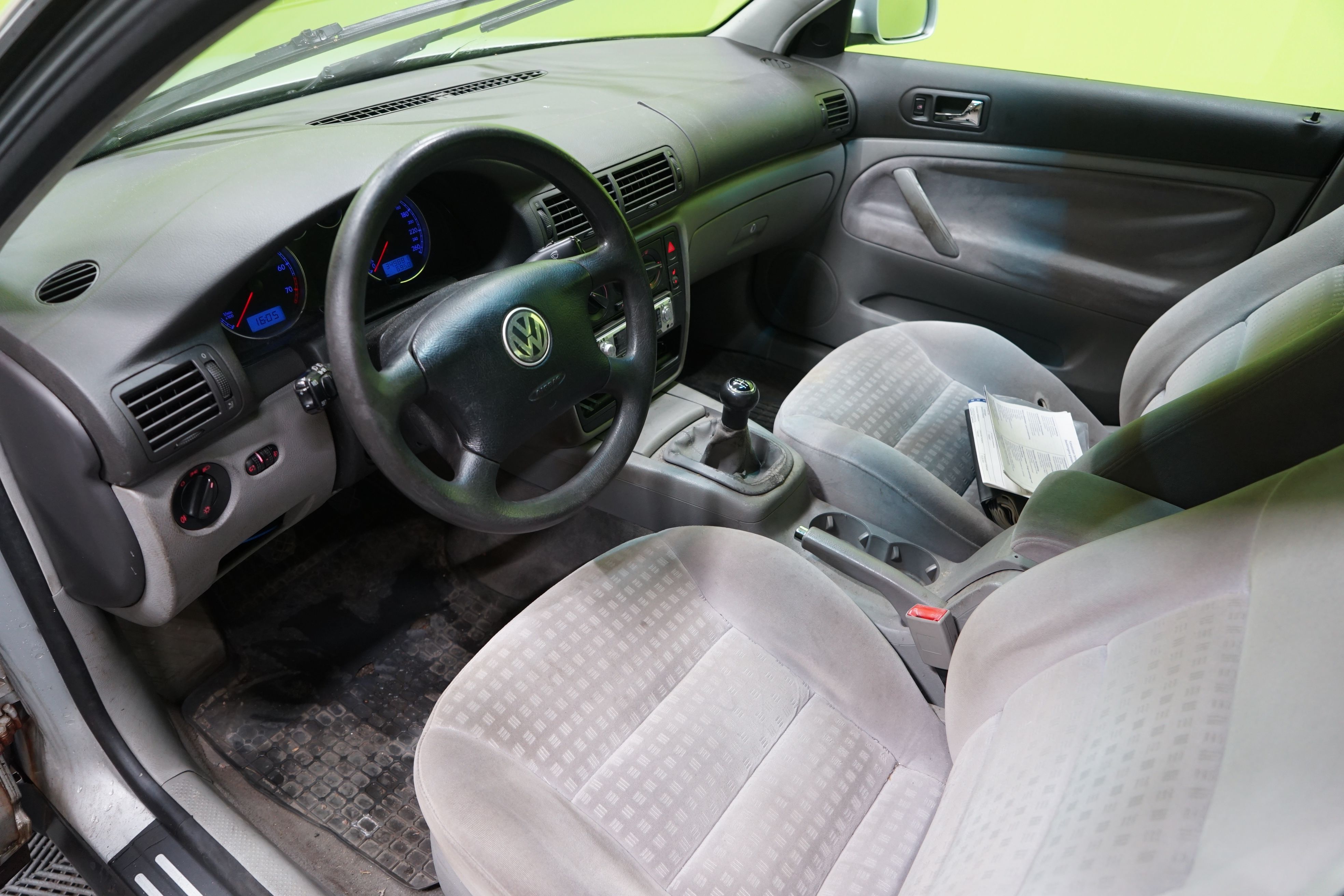 Volkswagen Passat 2,0 96kW 2003, kuva 7/25