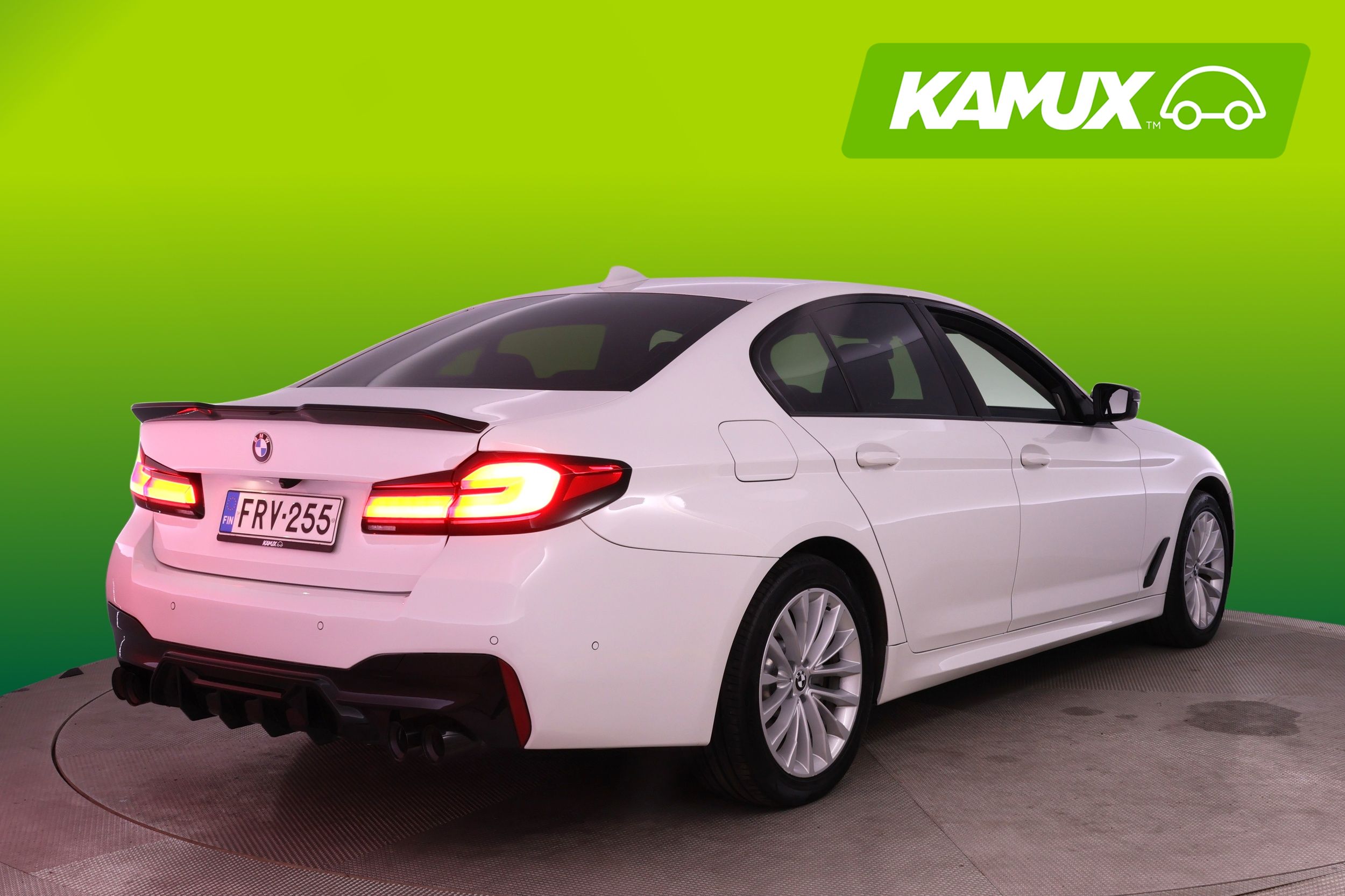 BMW 530 G30 Sedan 530e A Charged Edition 2020, photo 3/29