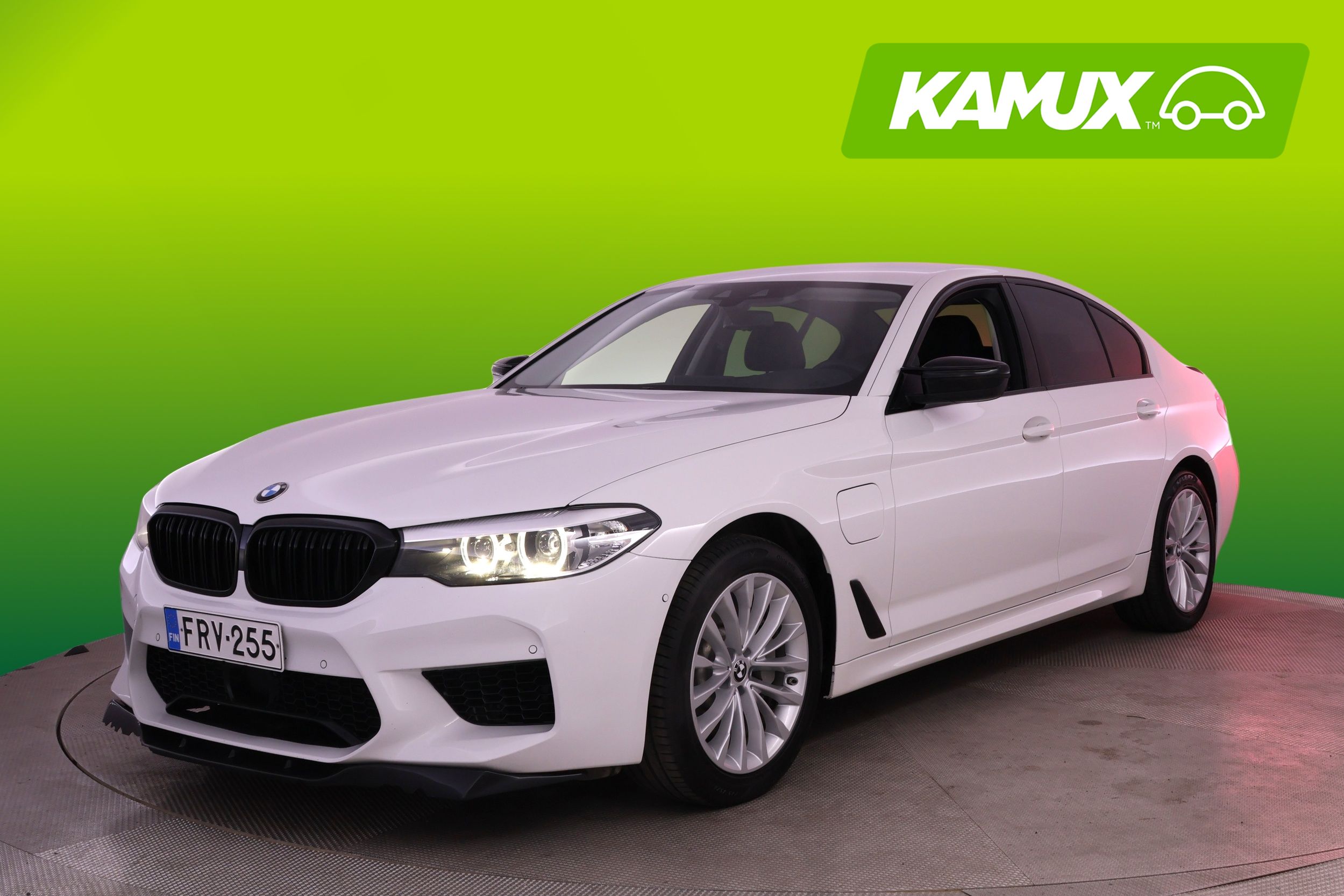 BMW 530 G30 Sedan 530e A Charged Edition 2020, photo 5/29