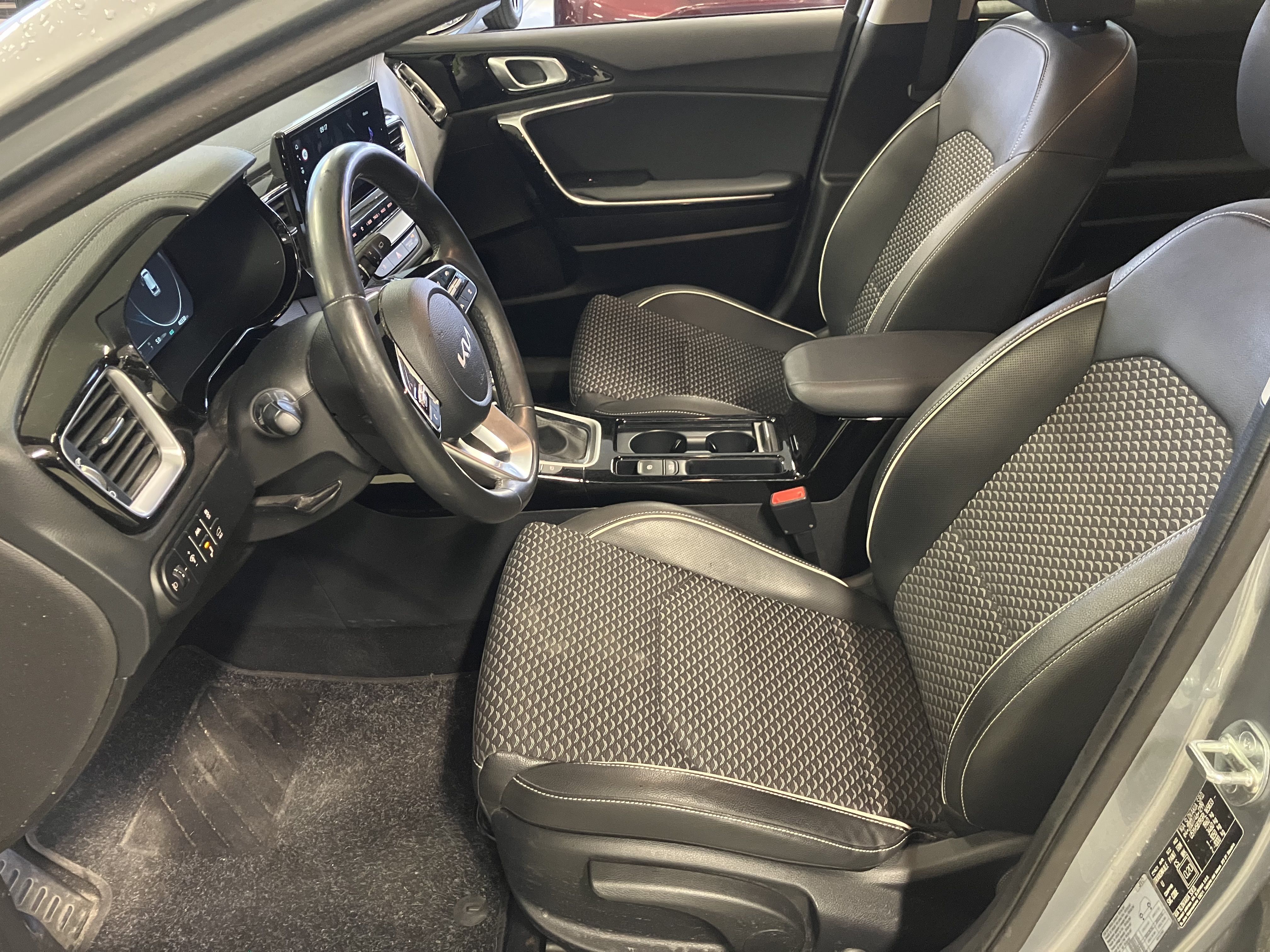 Kia Ceed Ceed 1.4 Attract 2023, photo 6/6