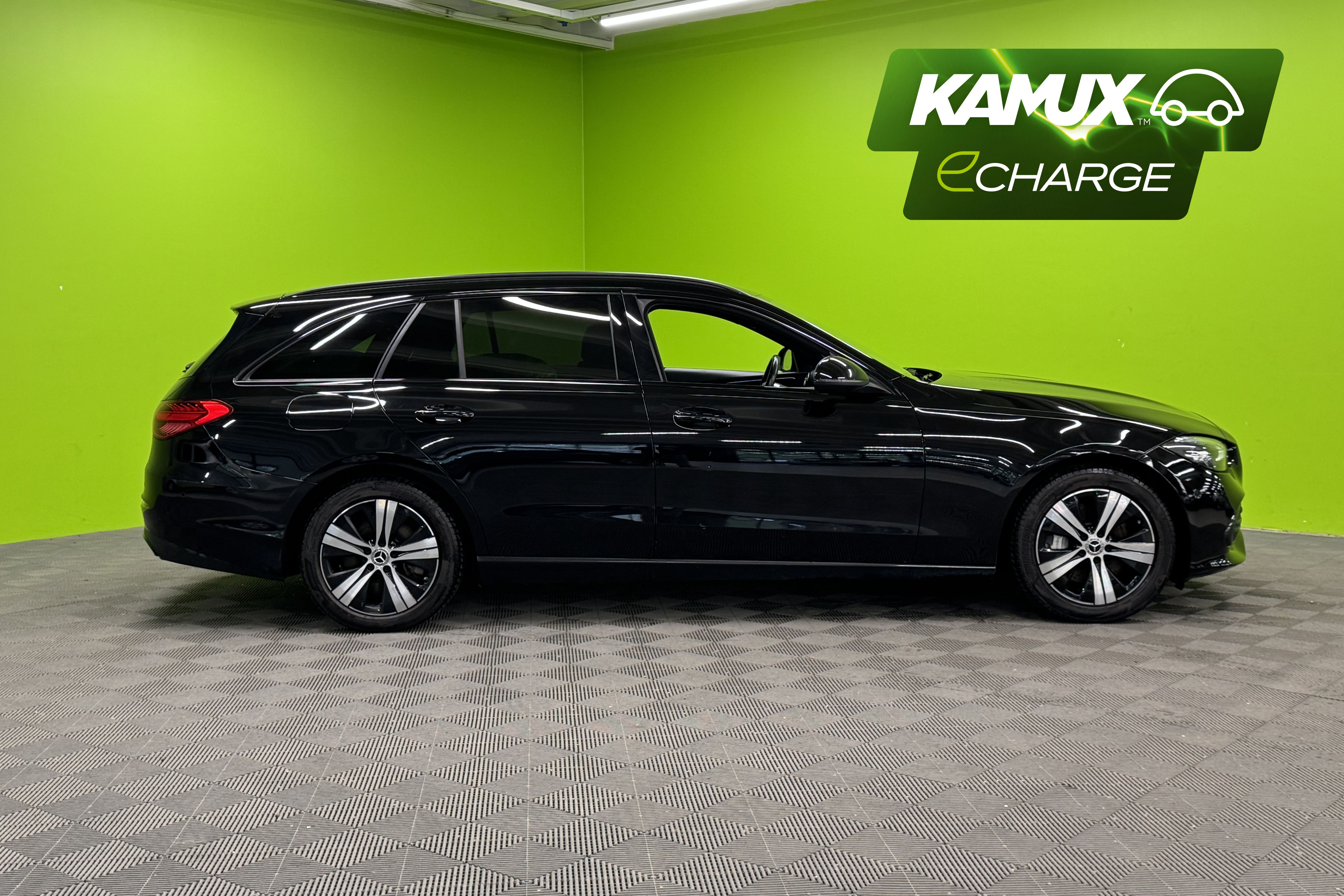 Mercedes-Benz C 300 e T Avantgarde 2023, kuva 2/17