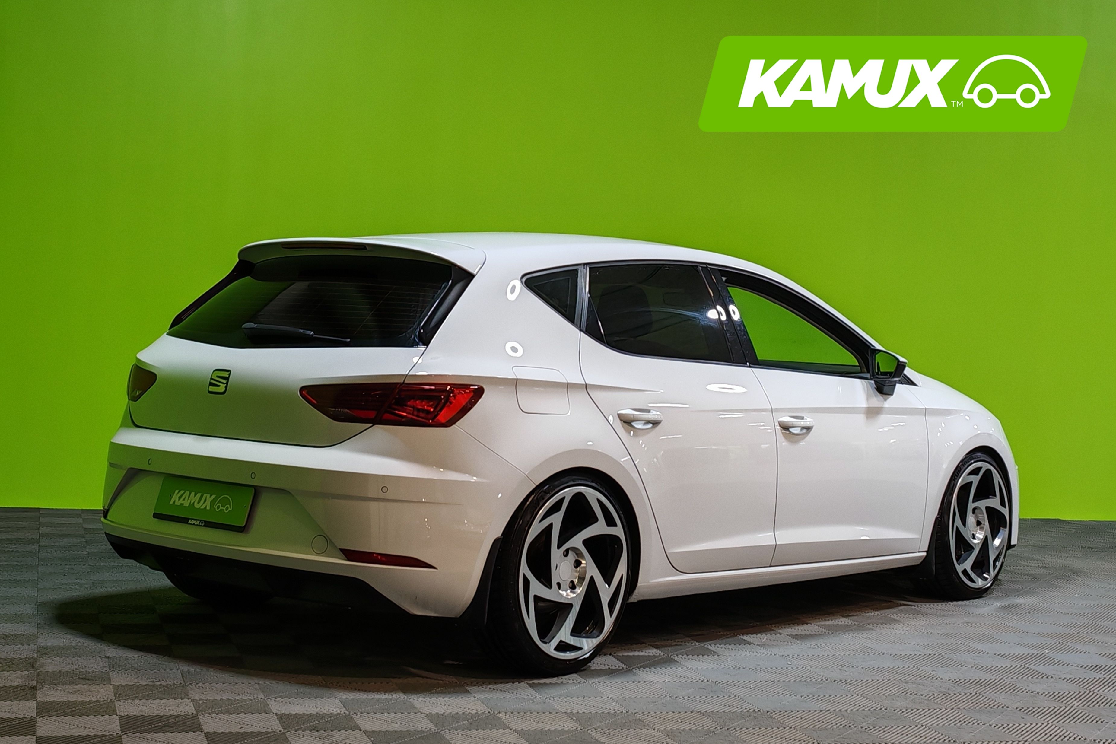 Seat Leon 1,0 TSI 115 Ecomotive Style 2017, kuva 2/25