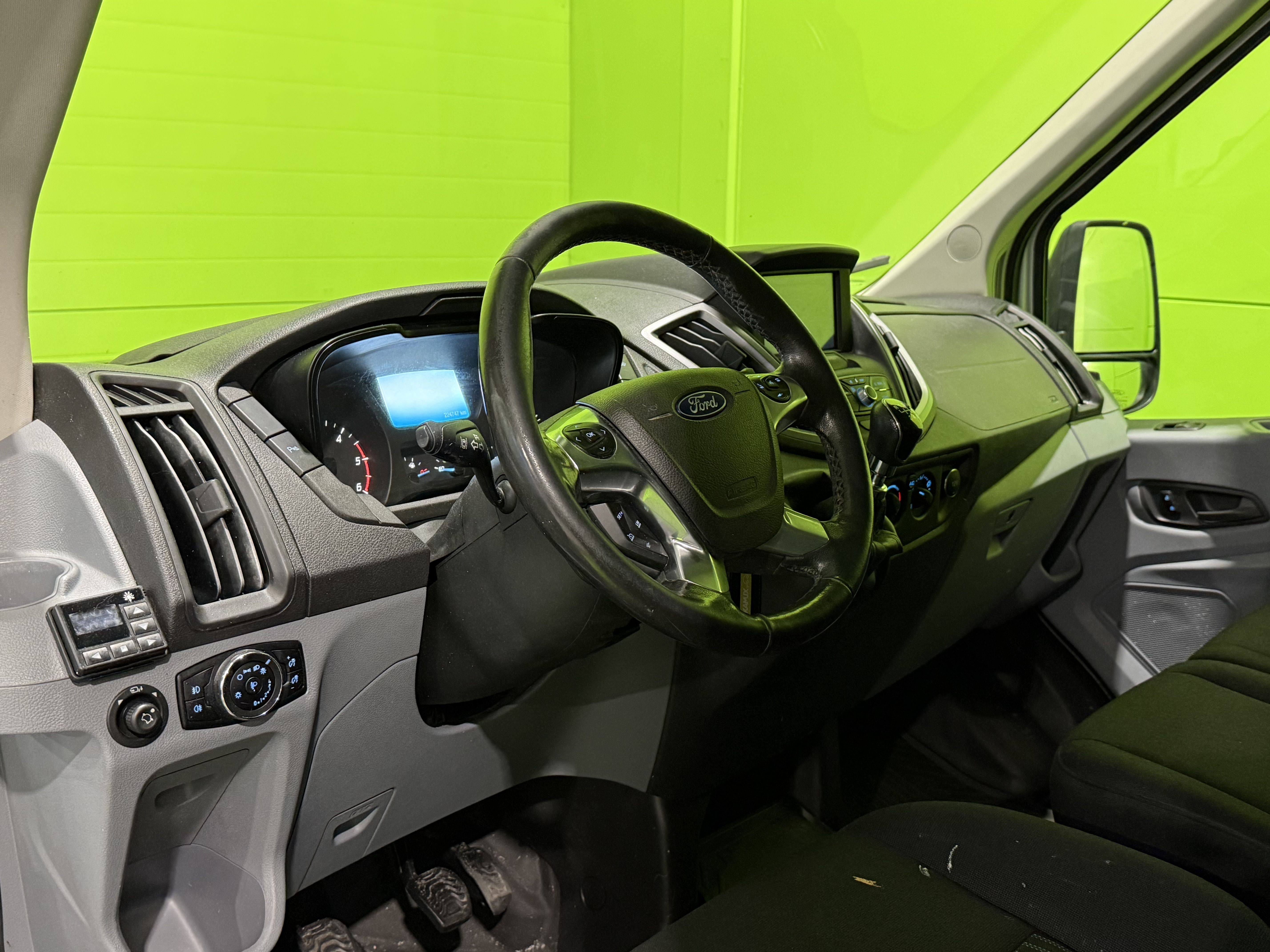 Ford Transit 2,0 TDCI 130HV L3H2 2017, photo 7/16