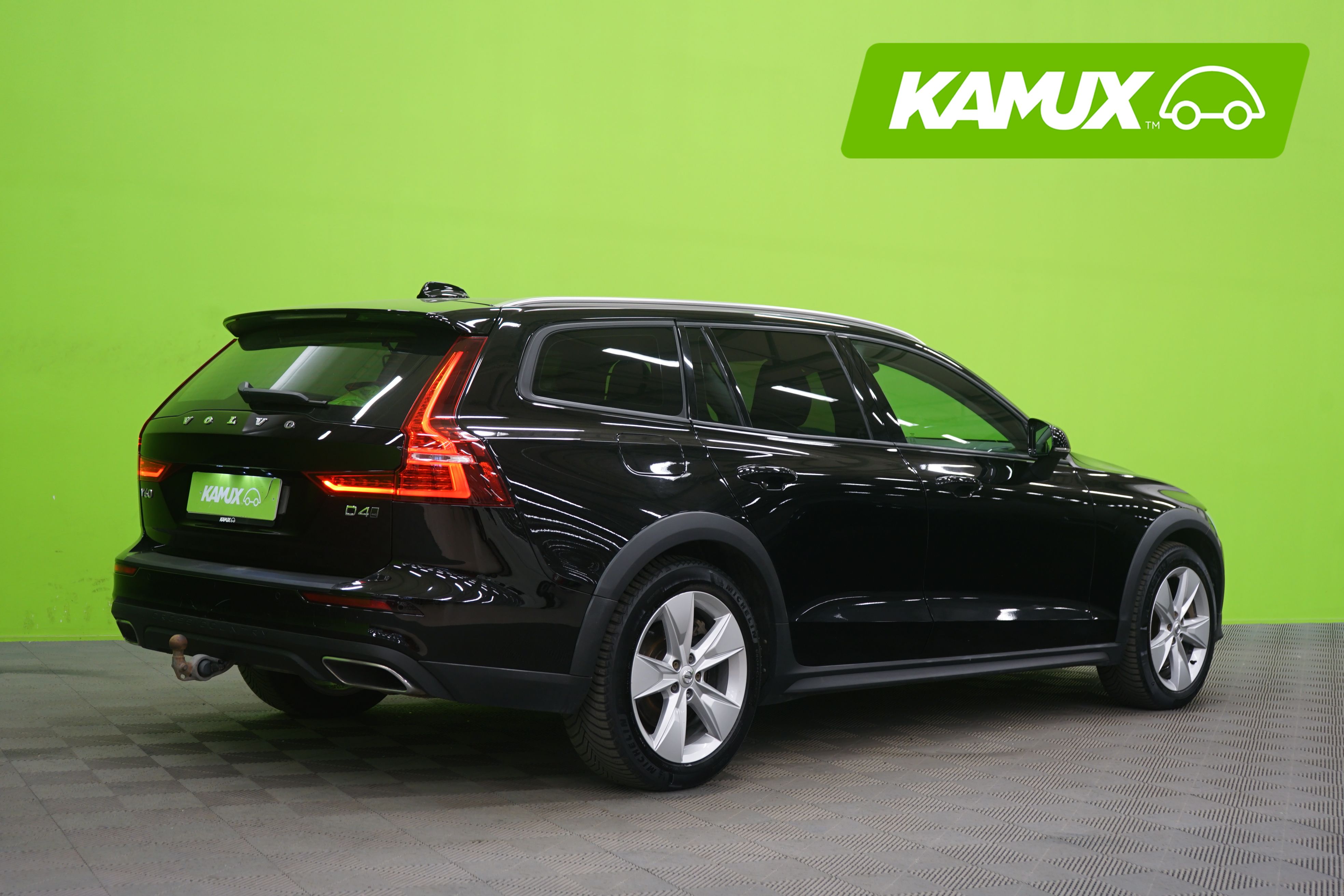 Volvo V60 Cross Country D4 AWD Momentum 2019, kuva 3/17