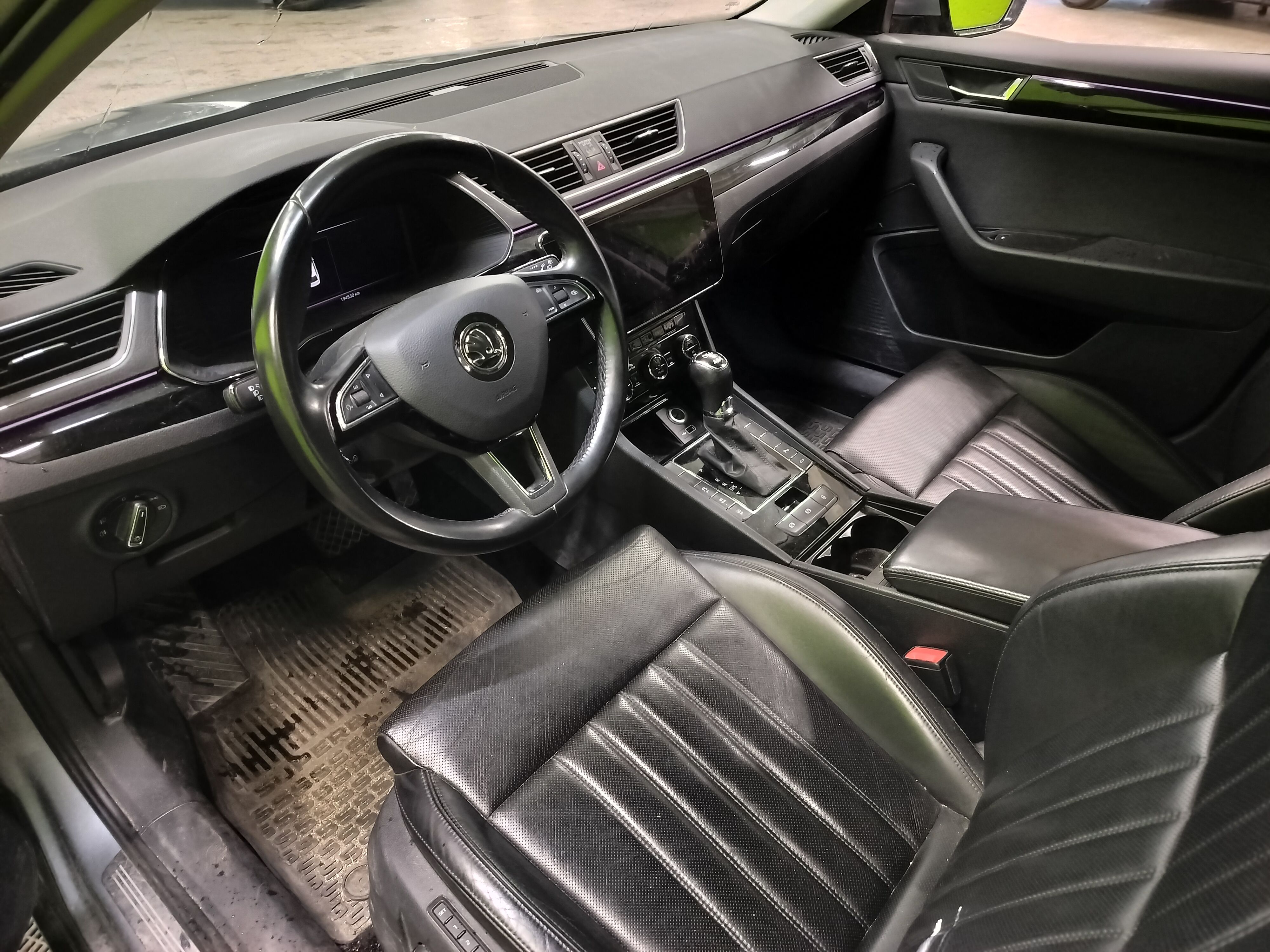 Skoda Superb 2019, photo 4/4