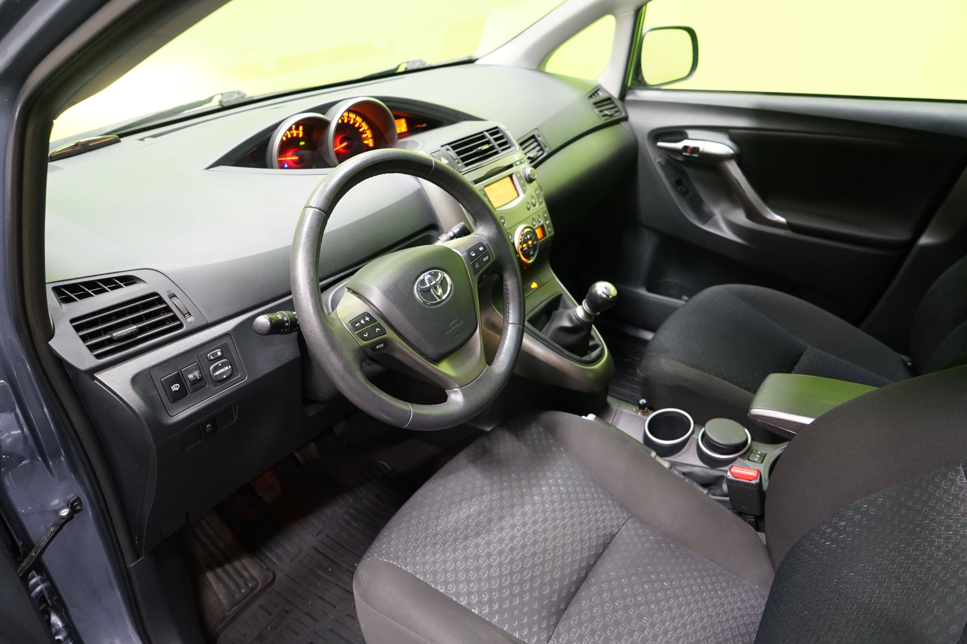 Toyota Verso 1.8 Valvematic 2010, photo 7/20