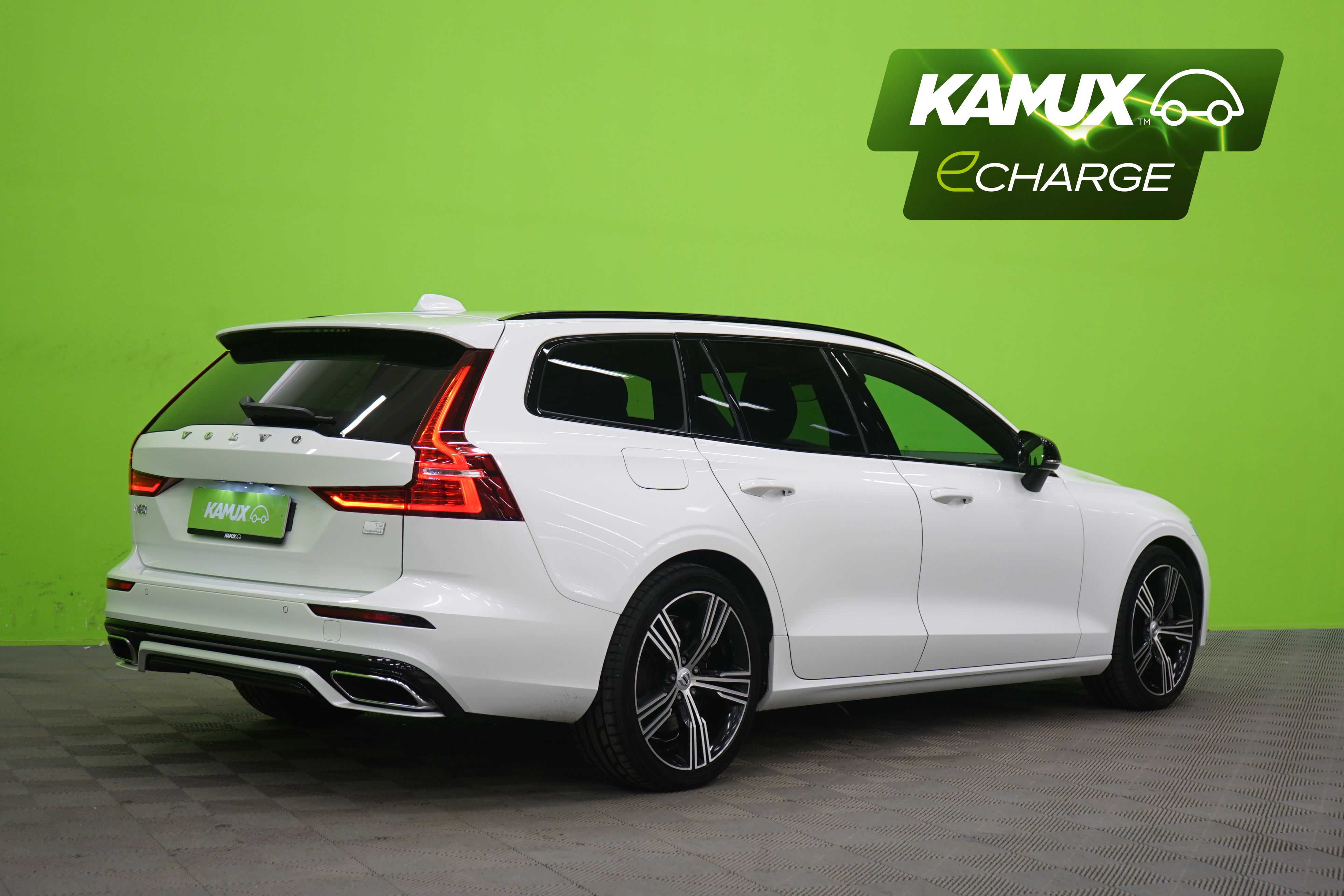 Volvo V60 T8 TwE AWD R-Design aut 2021, kuva 3/23