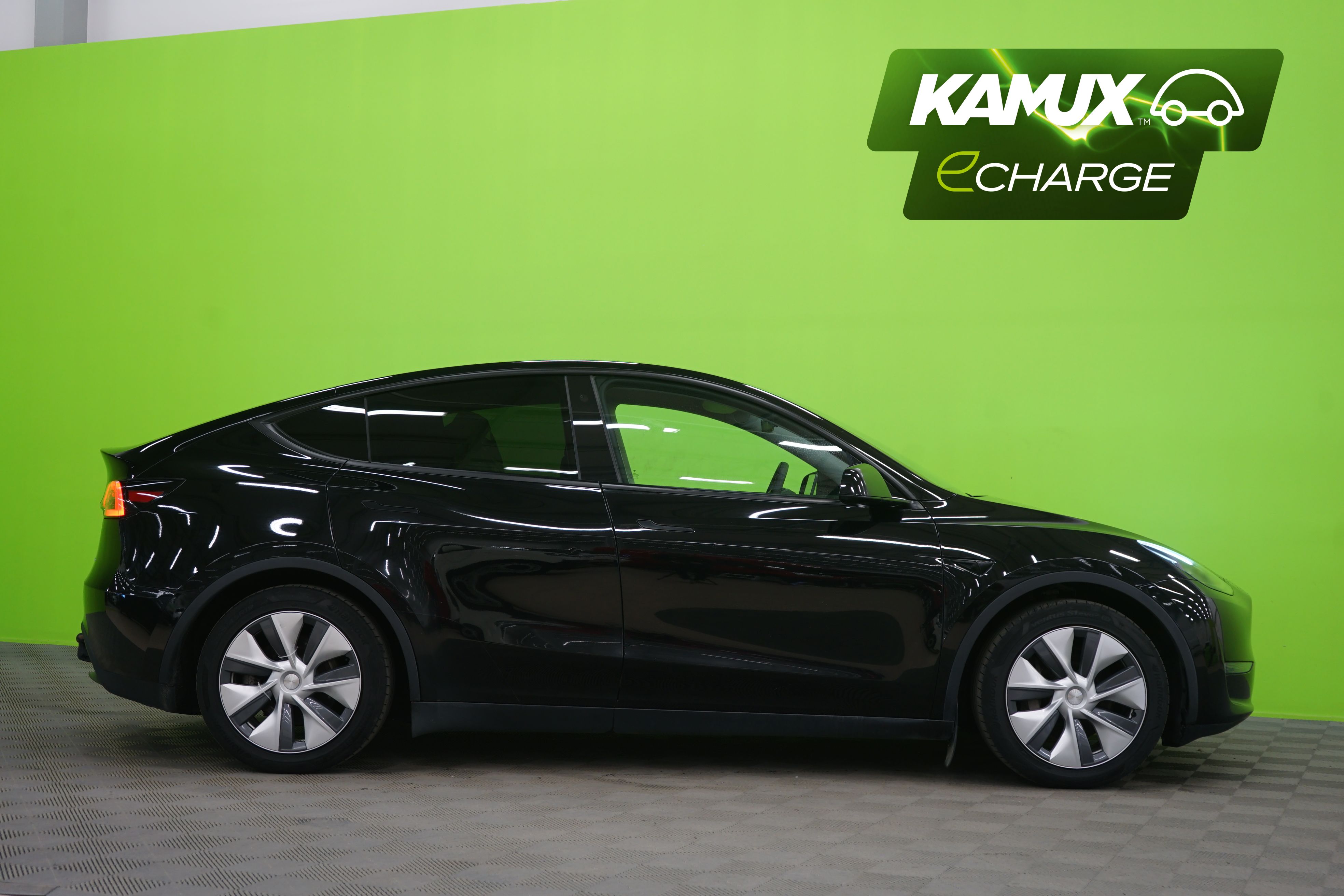 Tesla Model Y Long Range Dual Motor AWD 2023, kuva 2/29