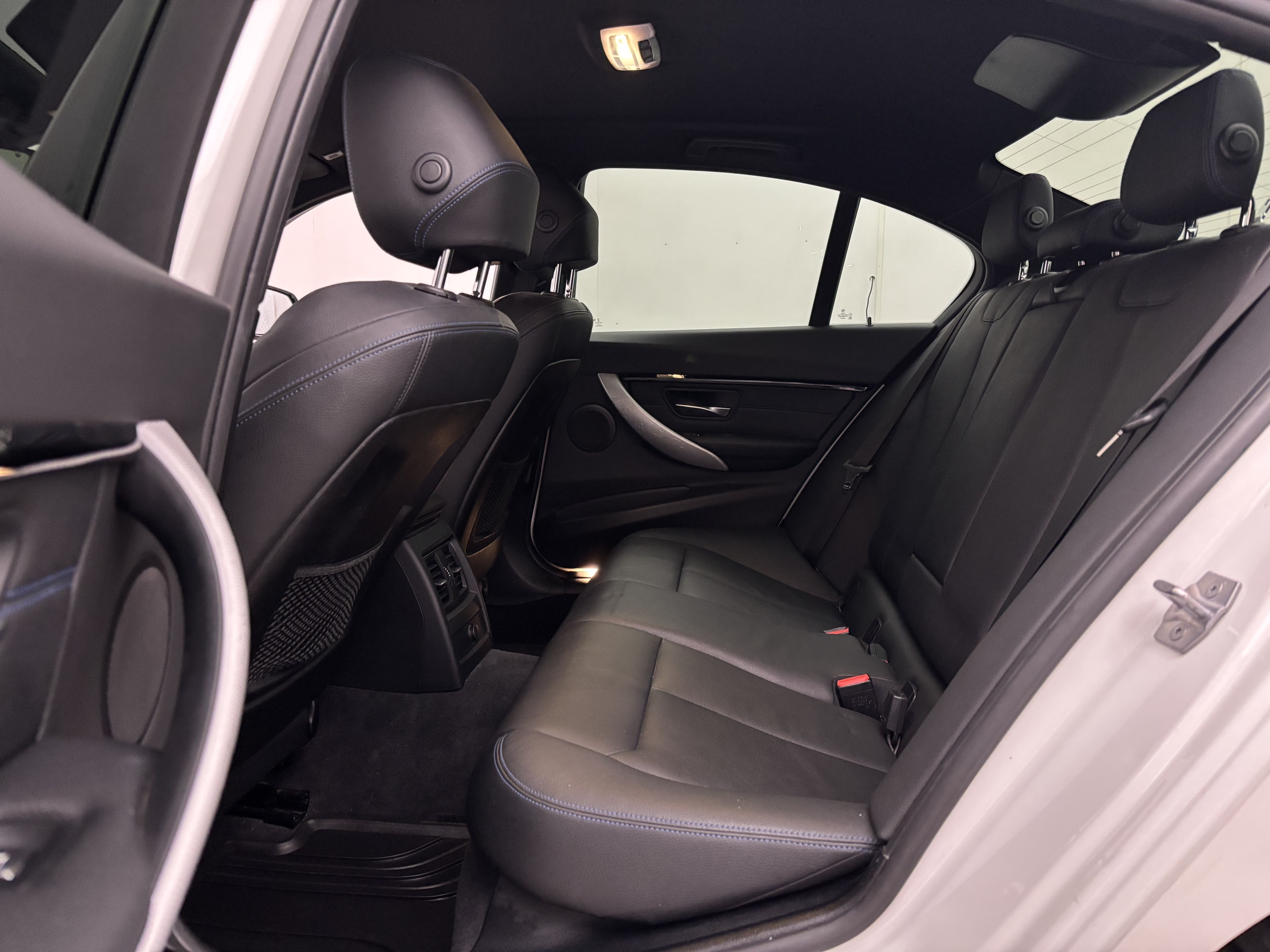 BMW 320 2019, photo 4/14