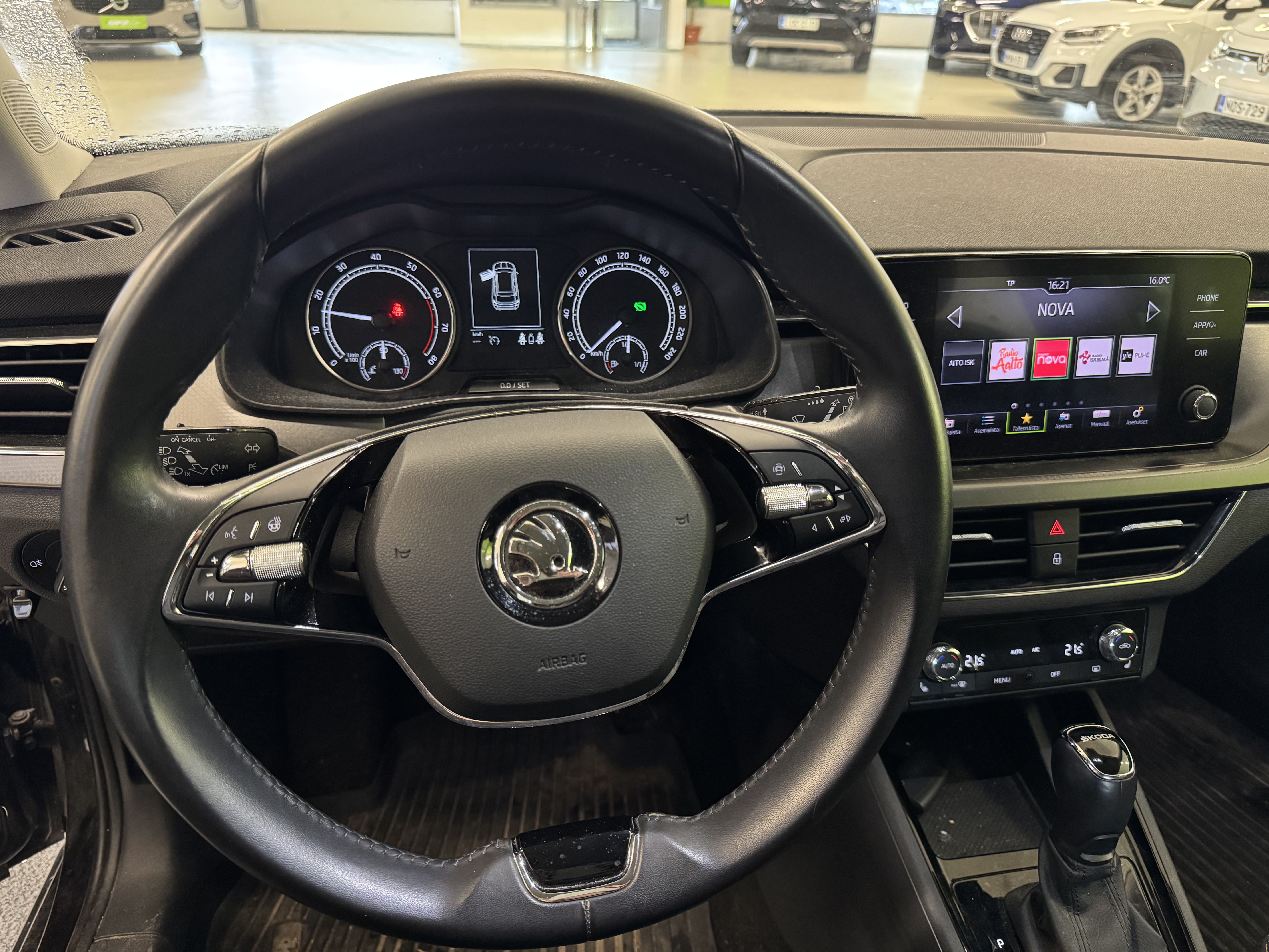 Skoda Kamiq 2021, photo 4/4