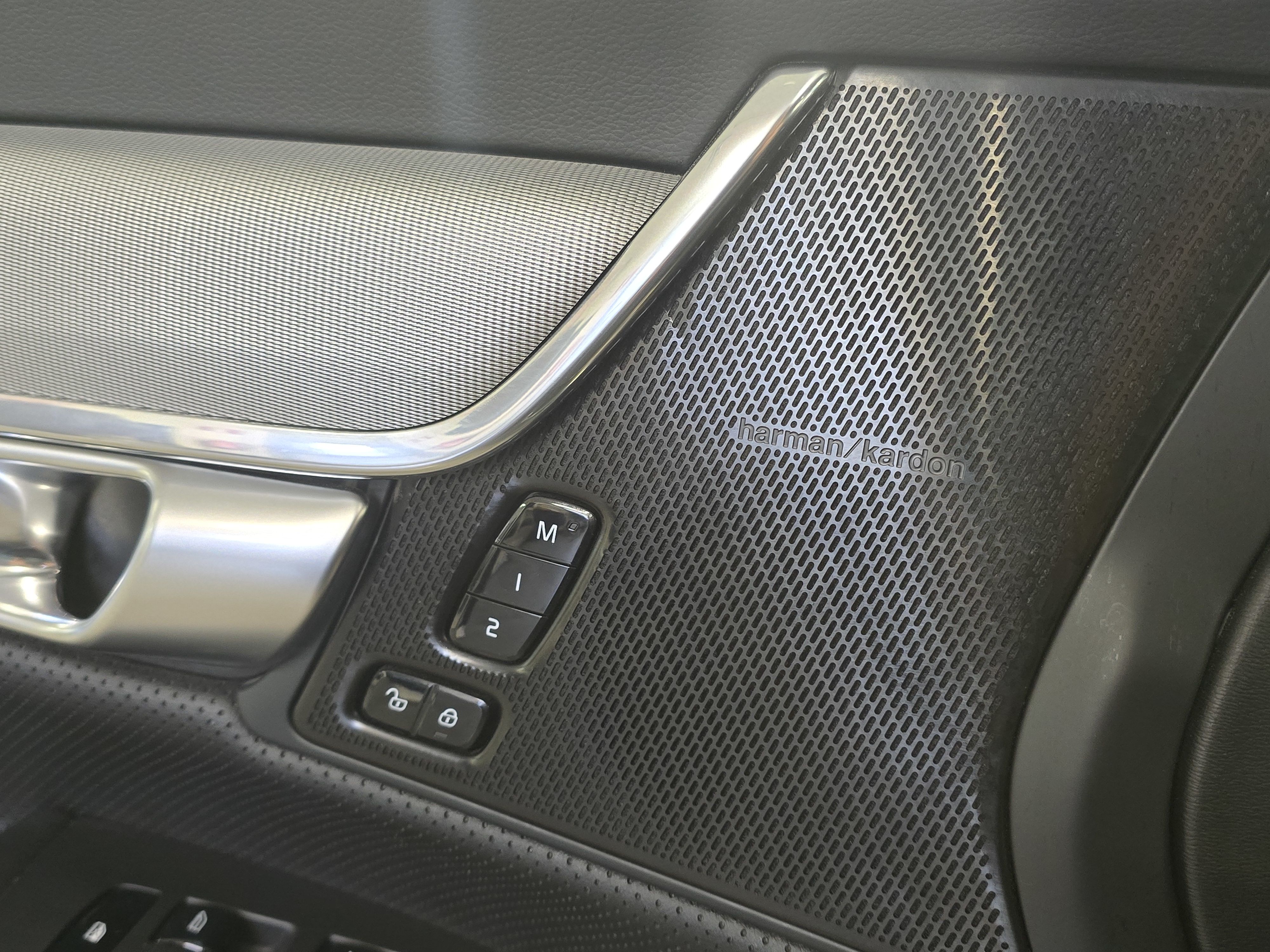 Volvo V90 T8 AWD R-Design aut 2019, photo 5/7