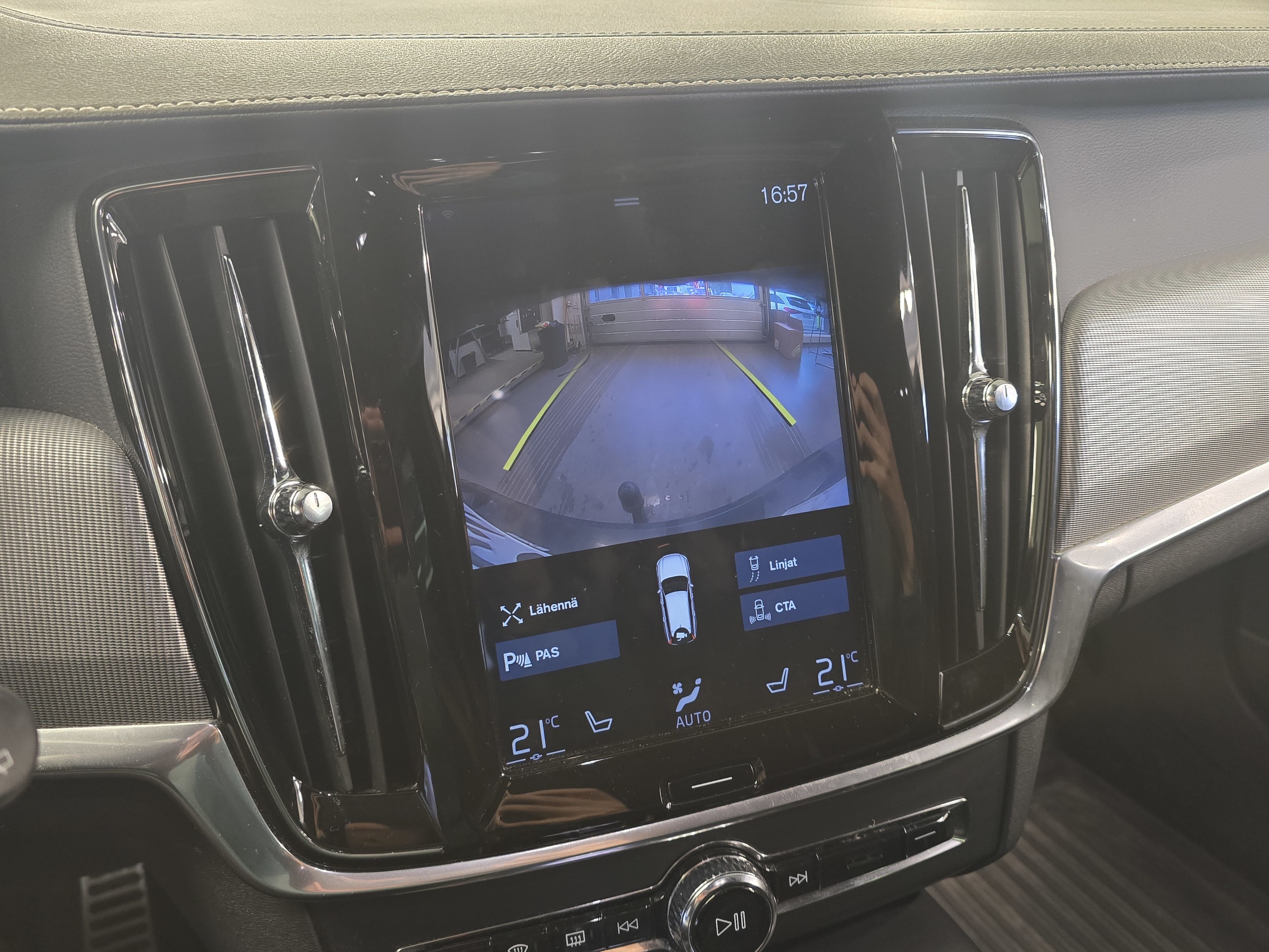 Volvo V90 T8 AWD R-Design aut 2019, photo 6/7