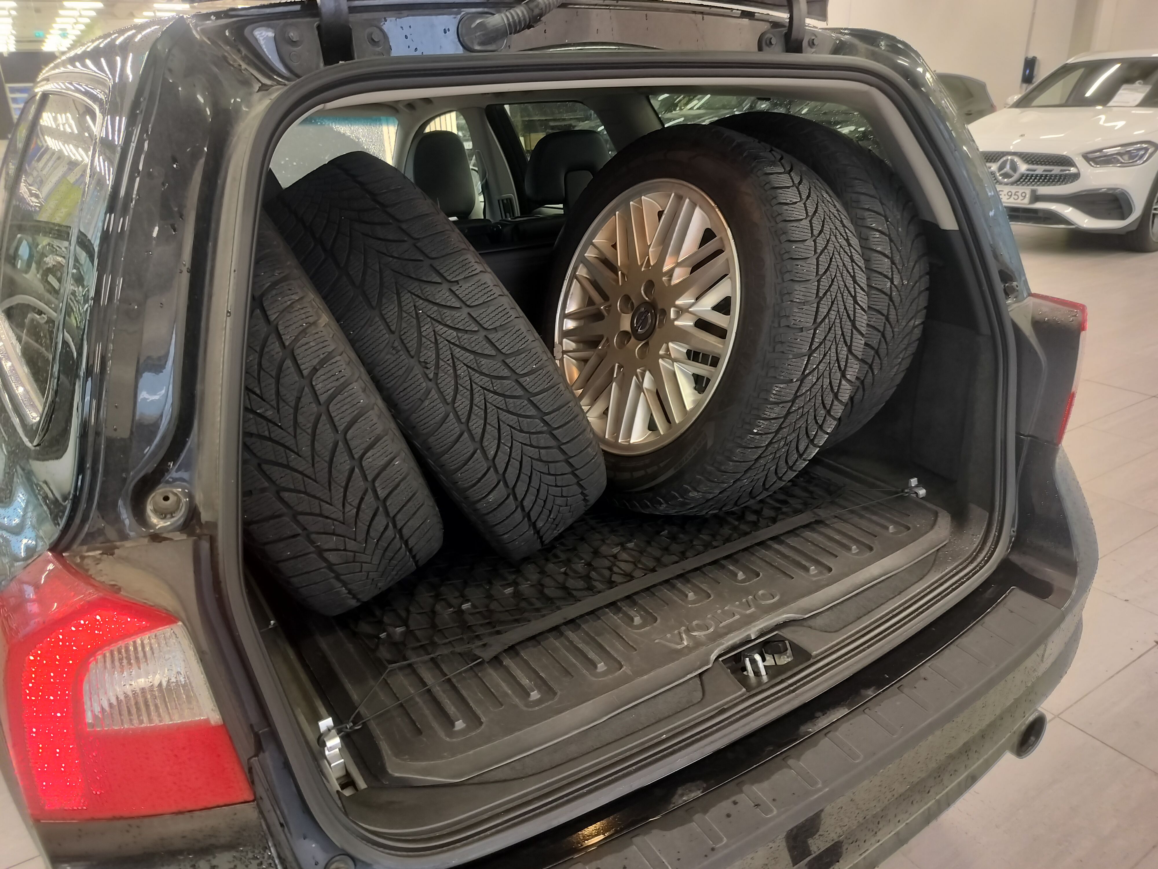 Volvo V70 V70 Farmari (AC) 4ov 2521cm3 2011, kuva 5/6