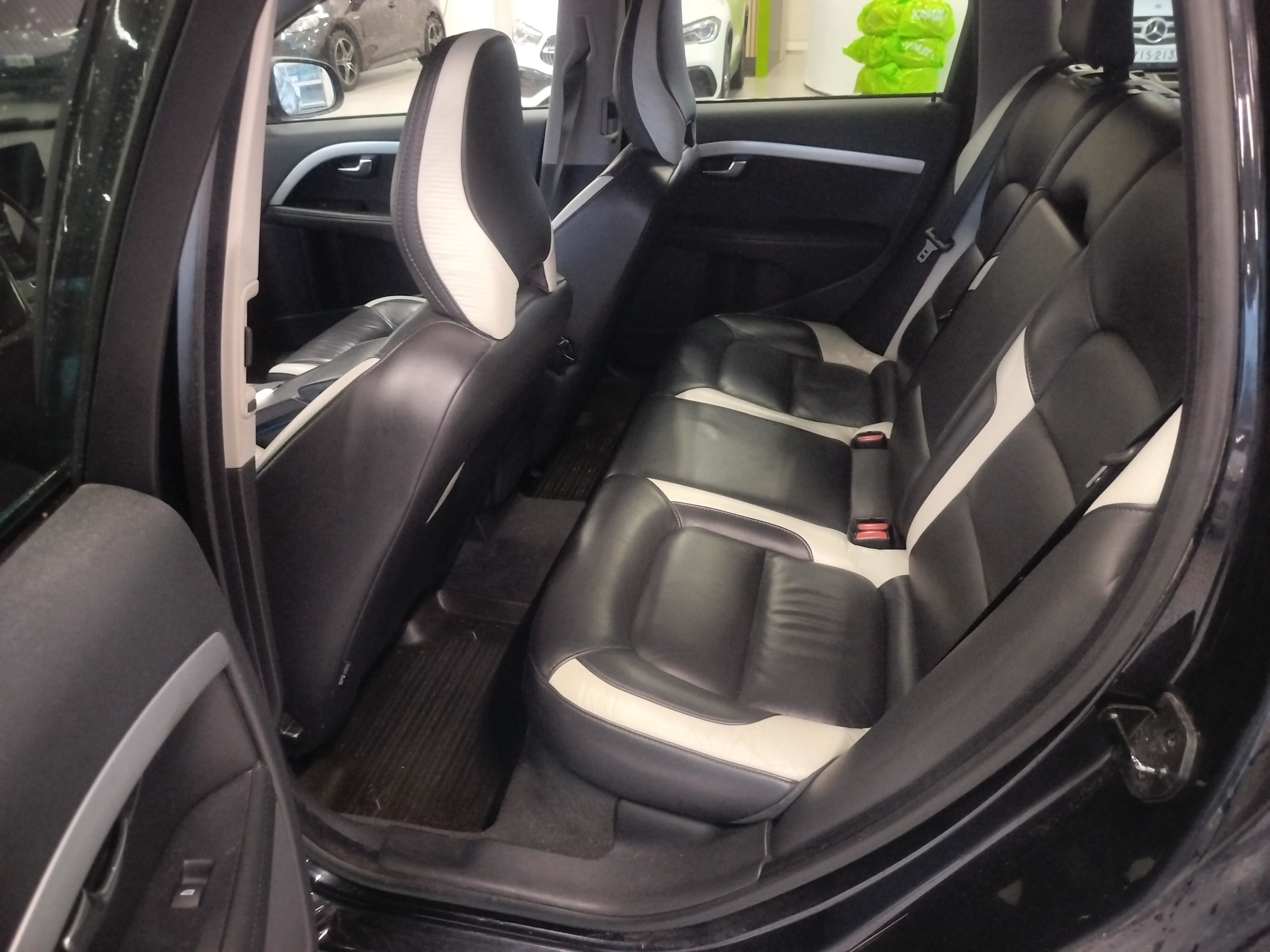 Volvo V70 V70 Farmari (AC) 4ov 2521cm3 2011, kuva 6/6