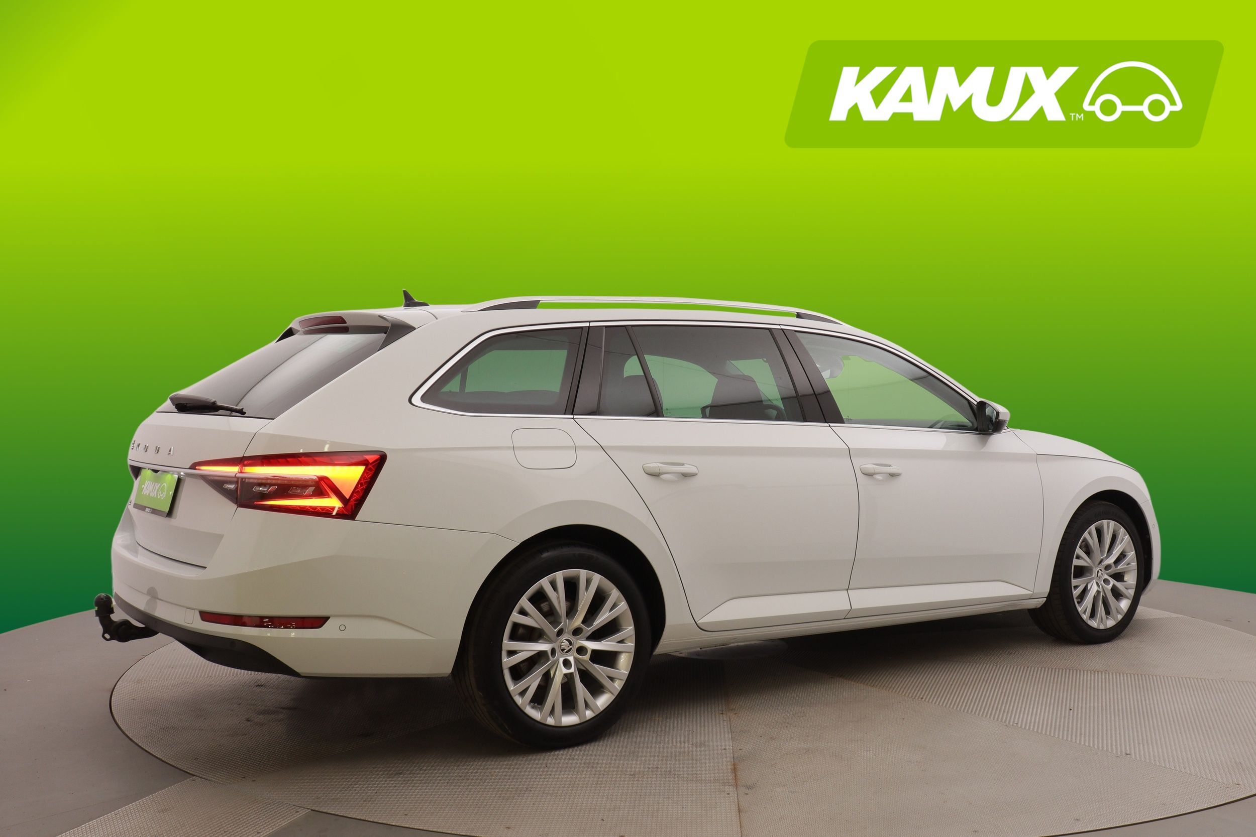 Skoda Superb 2022, photo 2/29