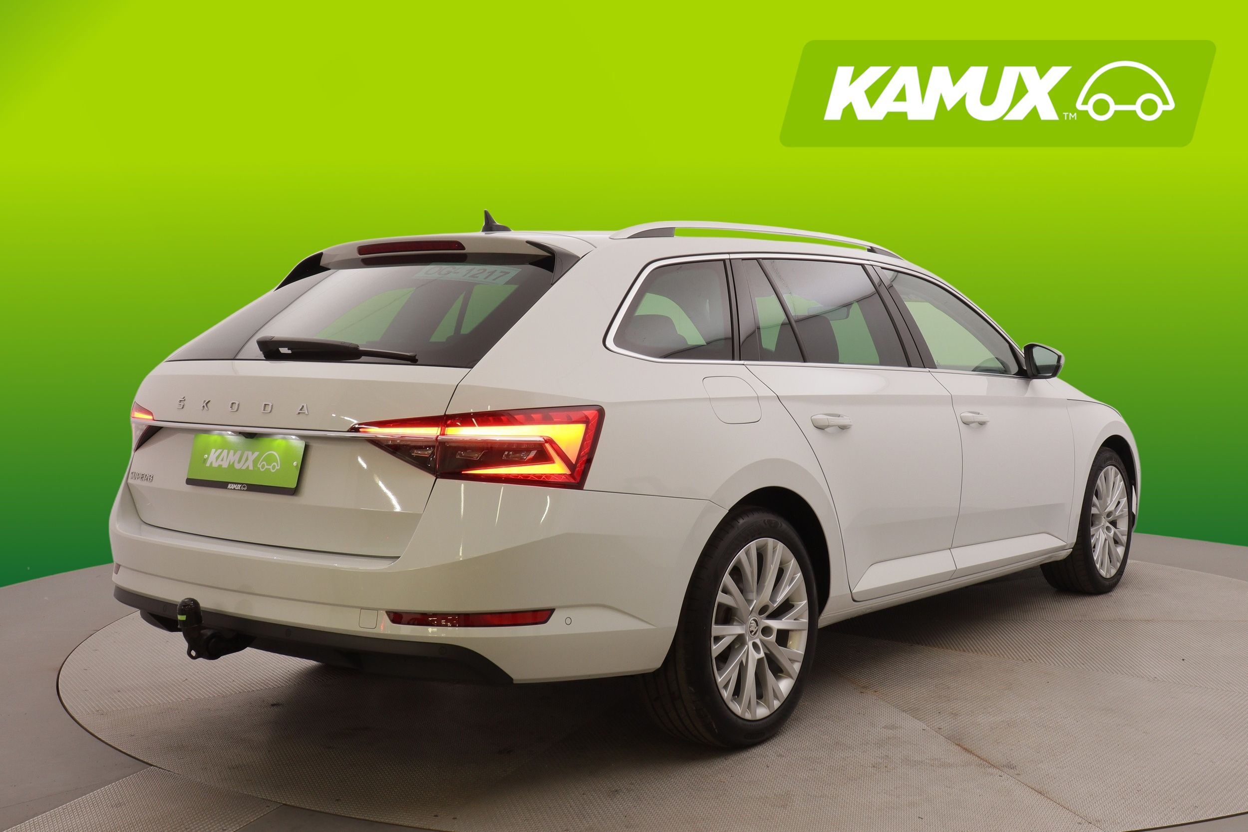 Skoda Superb 2022, photo 3/29