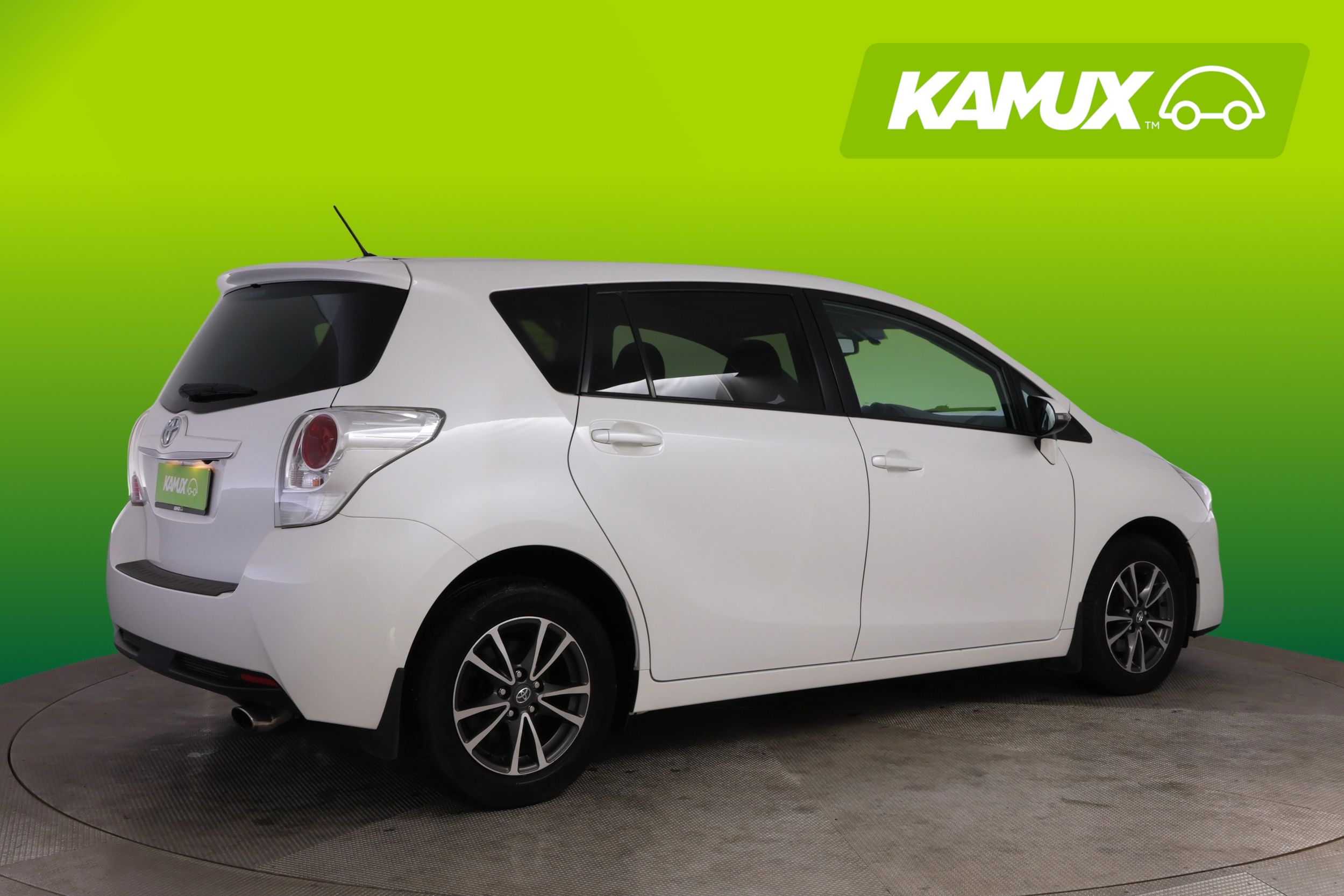 Toyota Verso 1,8 Valvematic Active 2014, photo 2/25