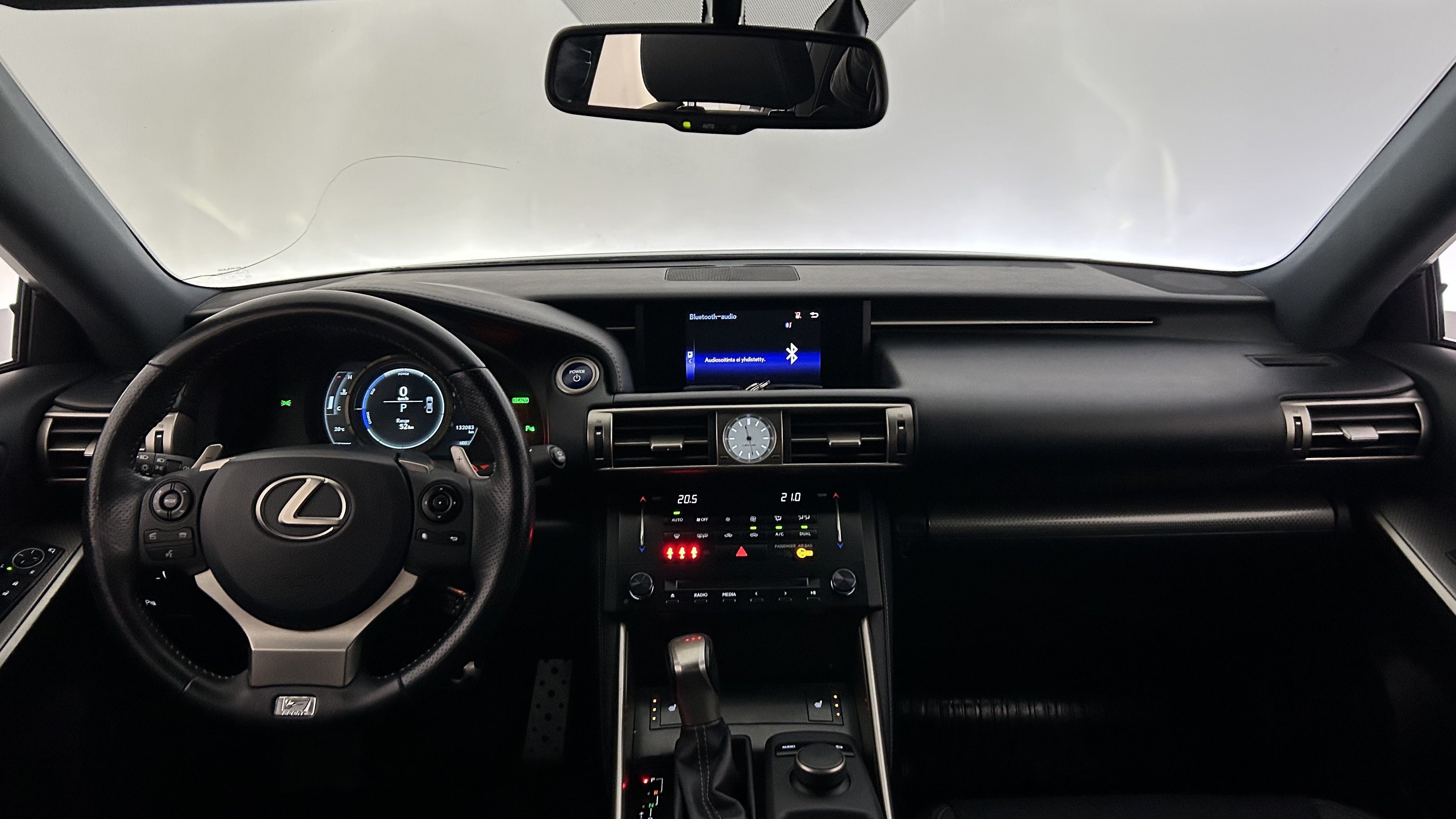 Lexus IS 300h F Sport 2015, photo 7/23