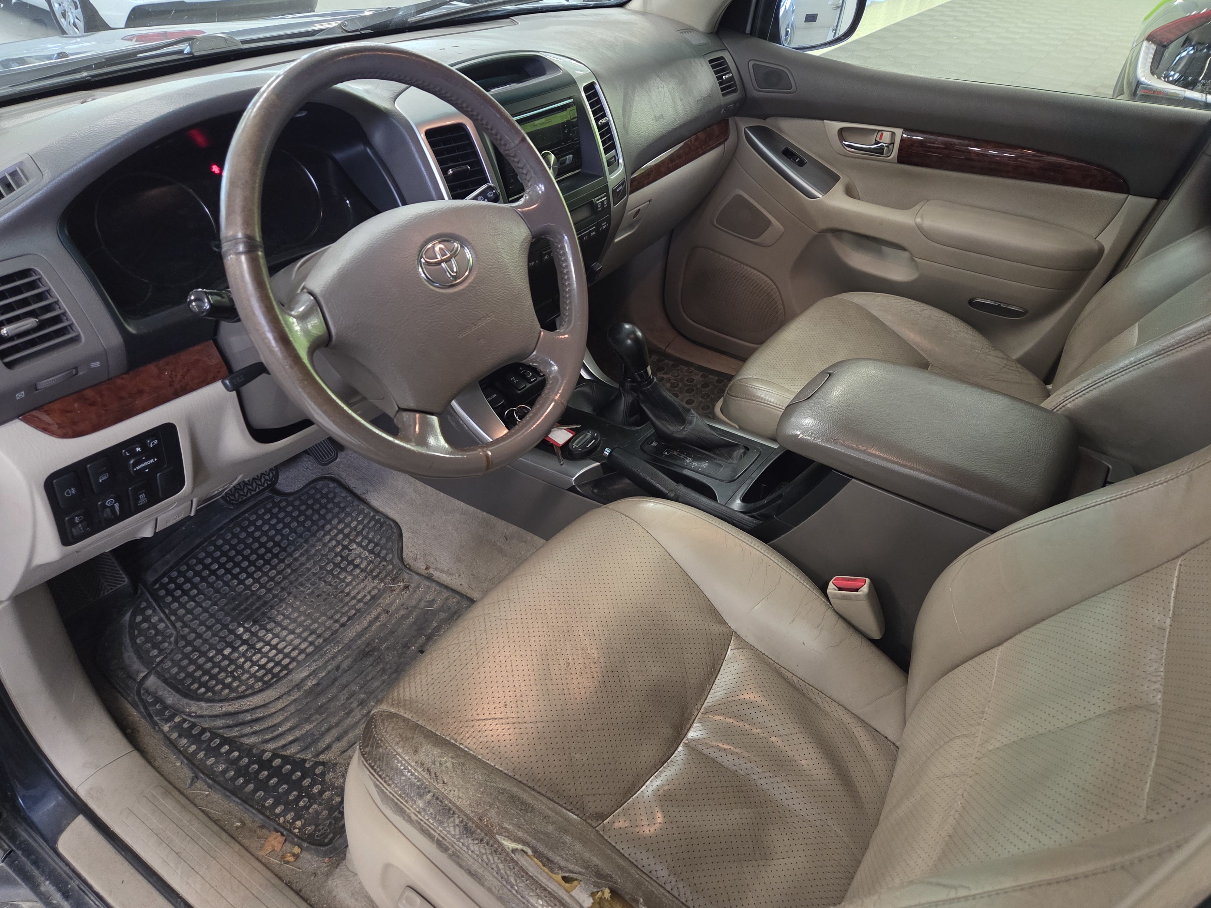 Toyota Land Cruiser 2005, kuva 3/5