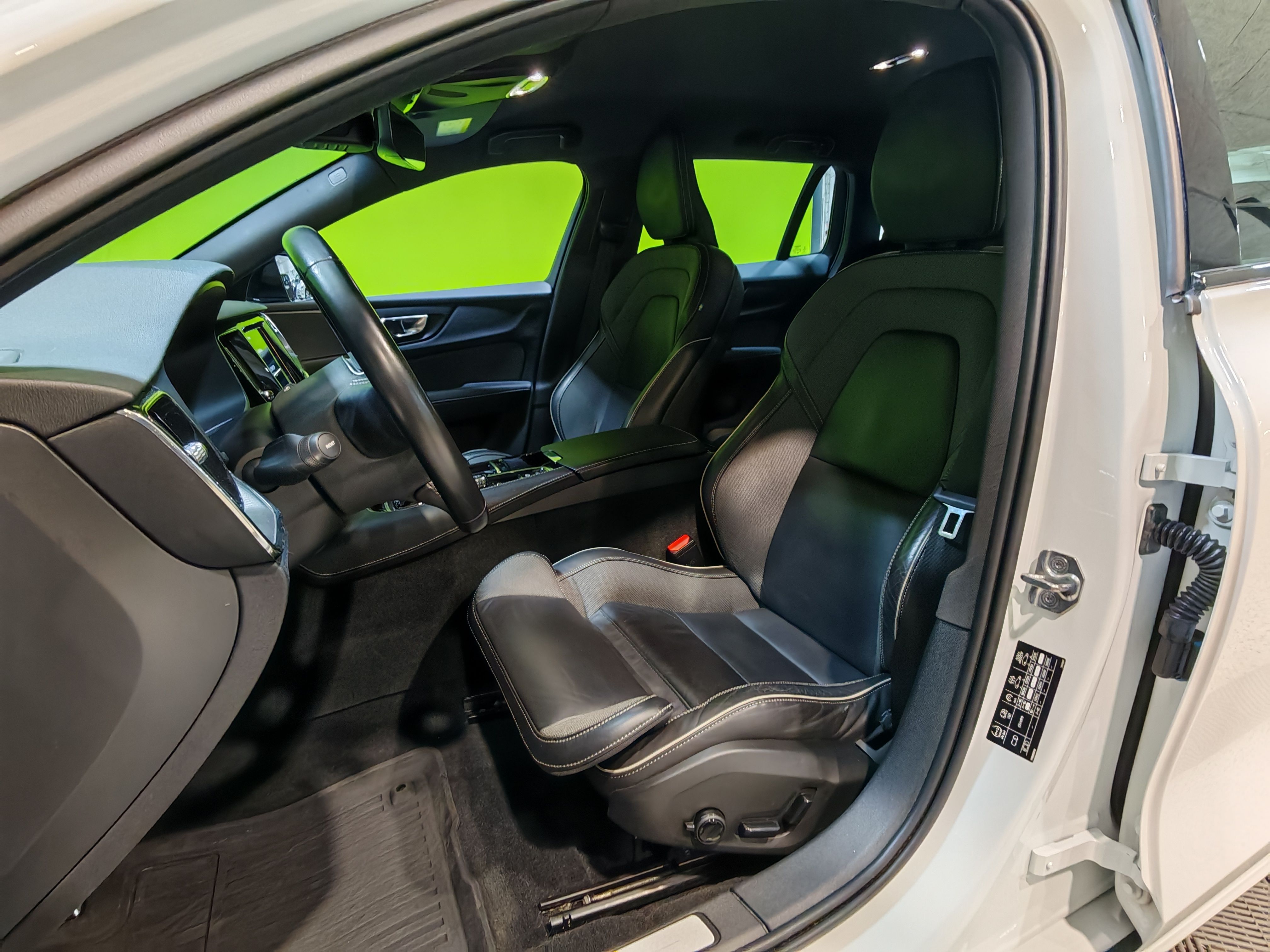 Volvo V60 2021, kuva 7/24