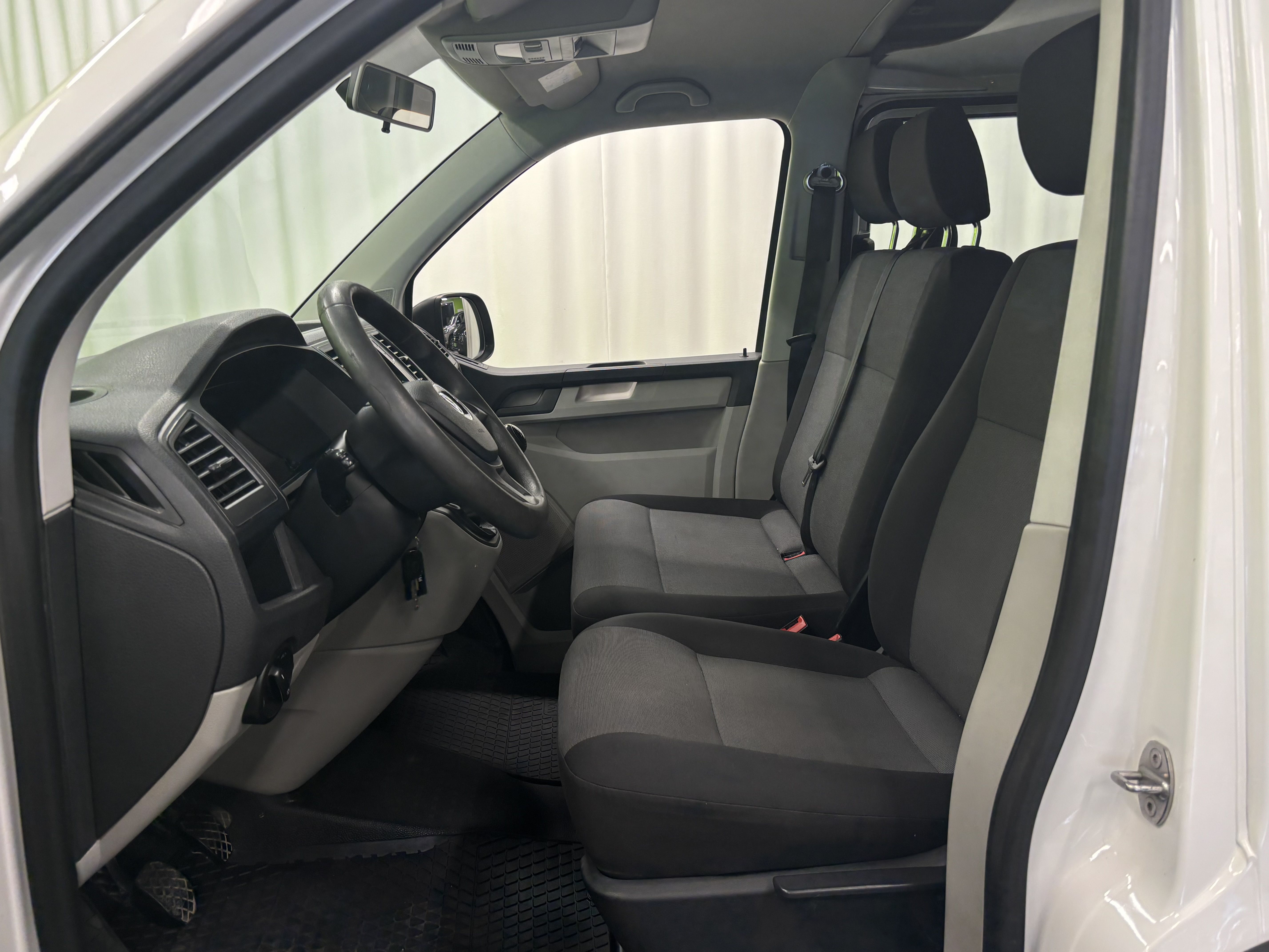 Volkswagen Transporter 2016, kuva 7/17