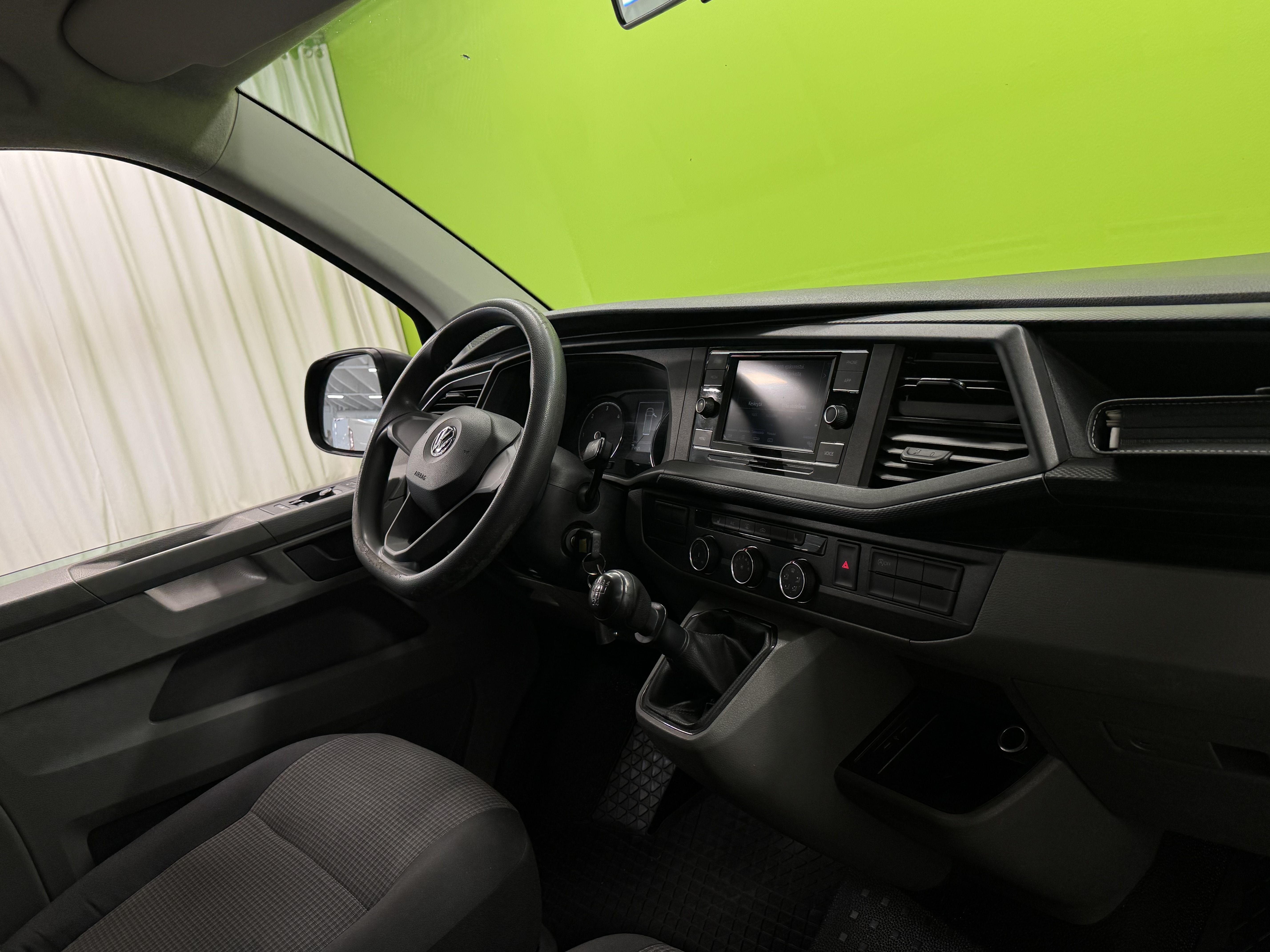 Volkswagen Transporter 2020, photo 7/22