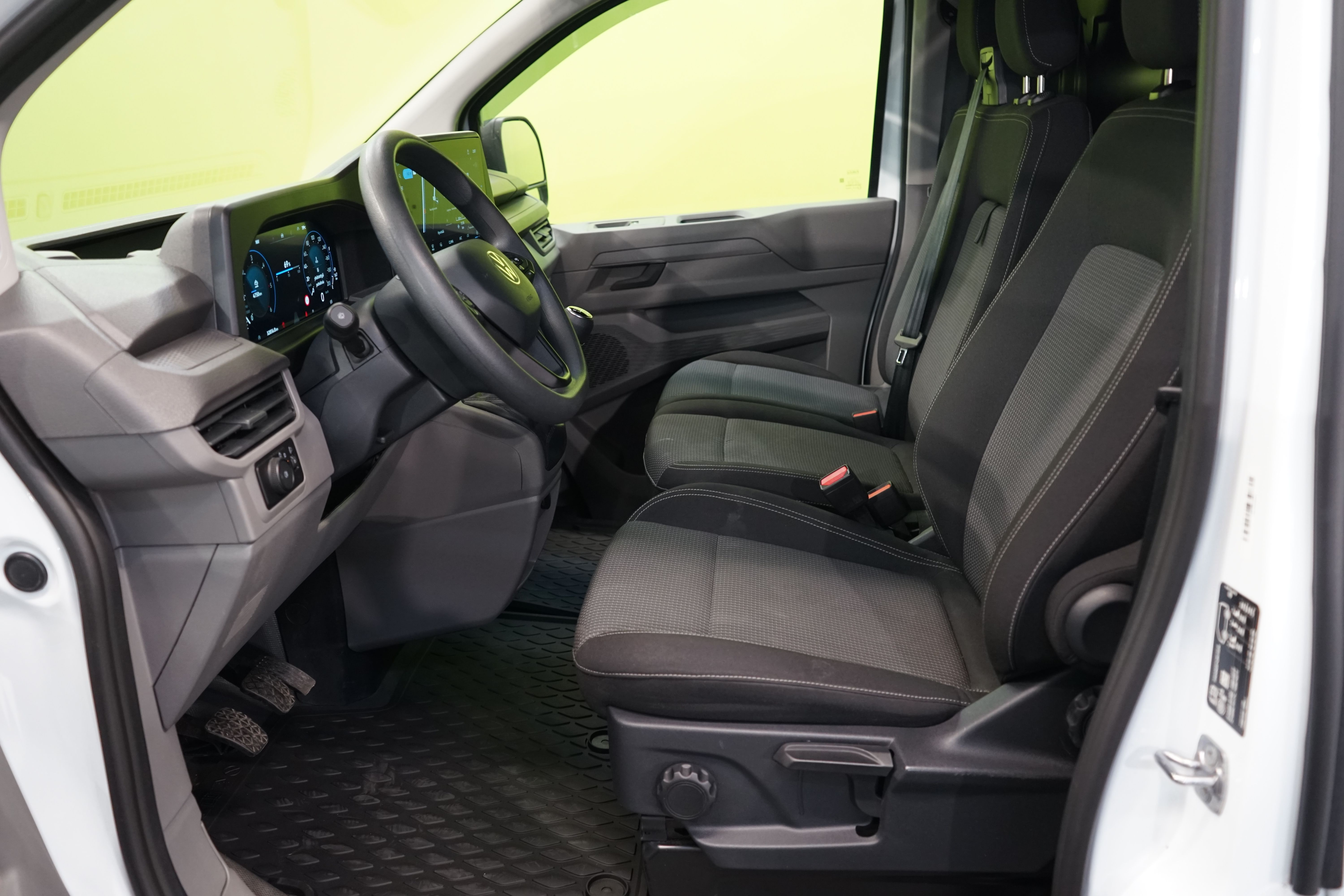Volkswagen Transporter 2025, photo 7/16