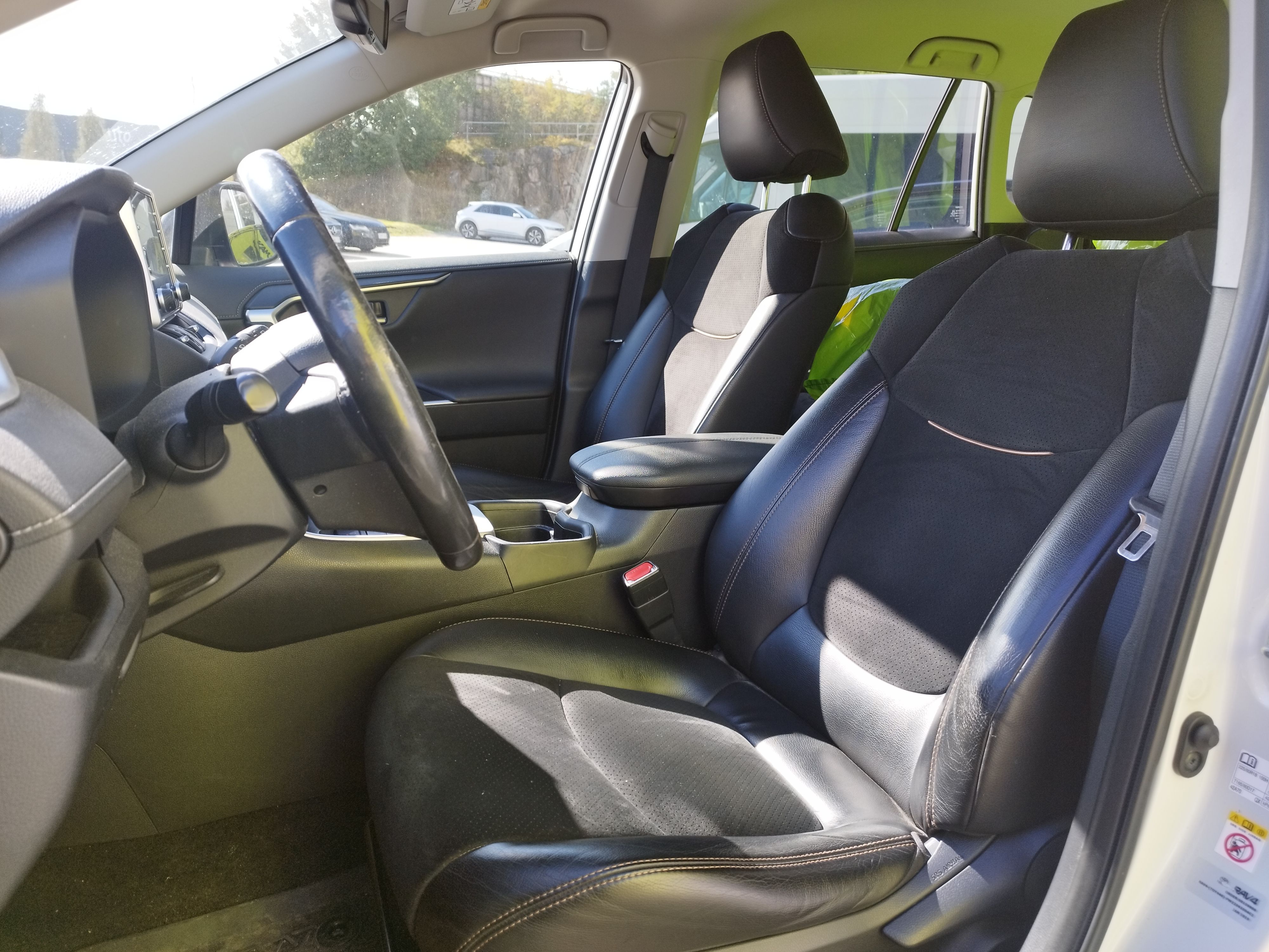 Toyota RAV4 2,5 Hybrid Luxury Plus 2019, photo 3/4