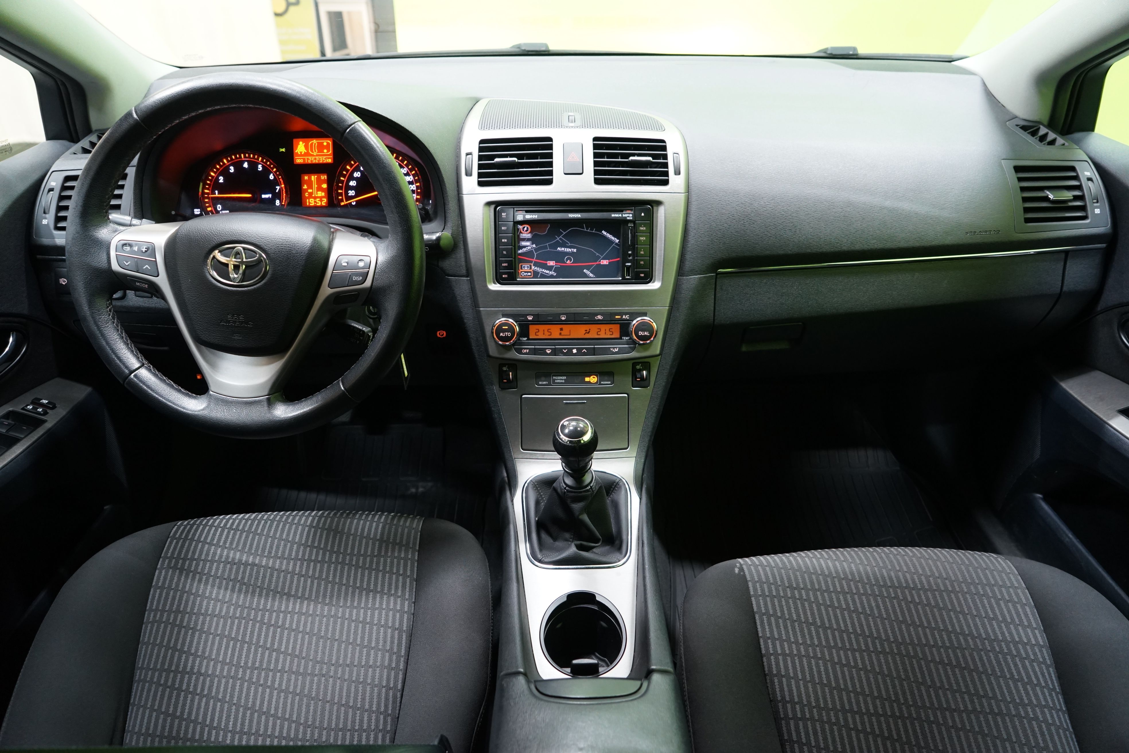 Toyota Avensis 1.8 Valvematic 2011, kuva 6/20