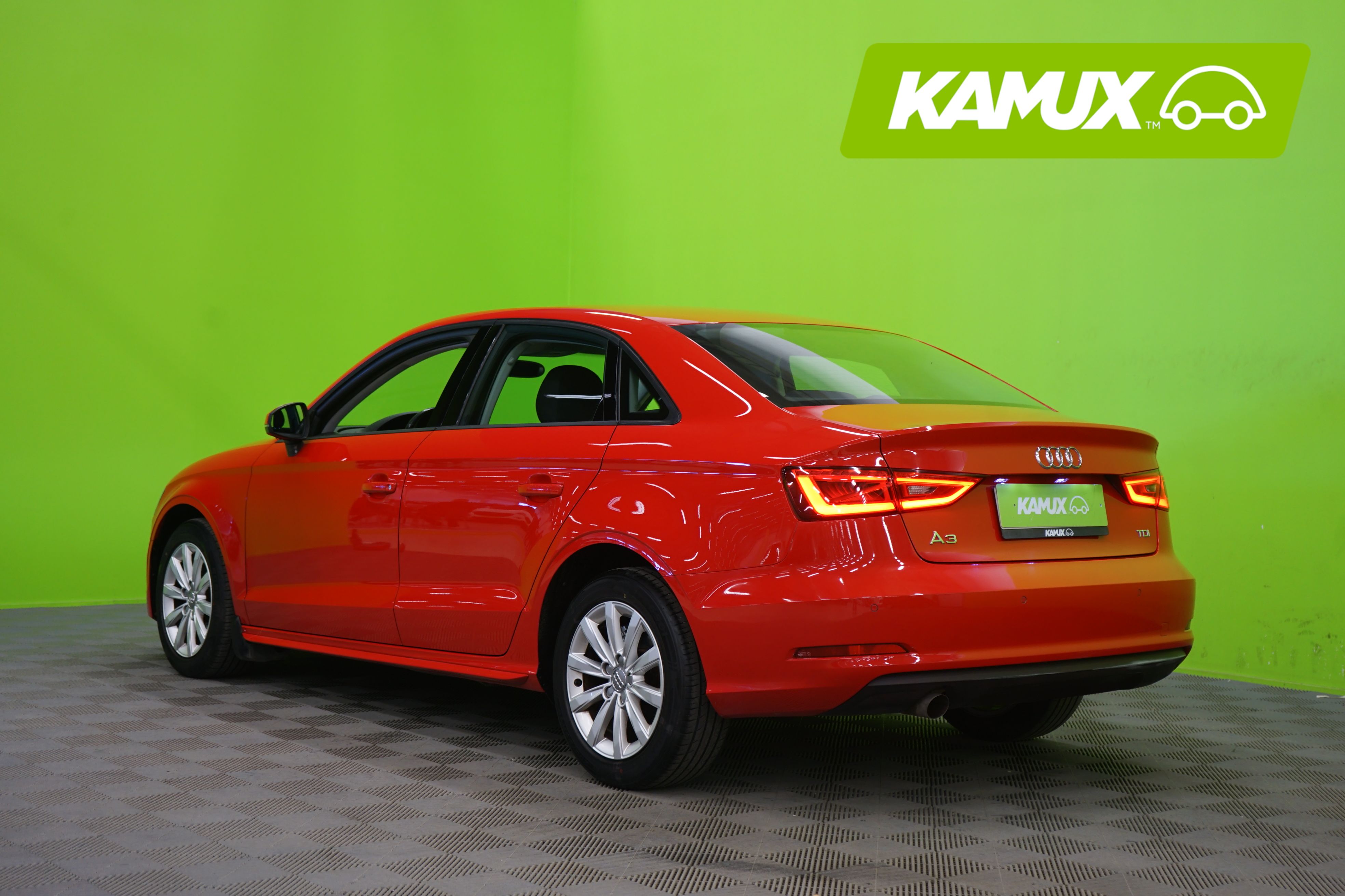 Audi A3 Sedan Business 1,6 TDI 81kW 2015, photo 4/20