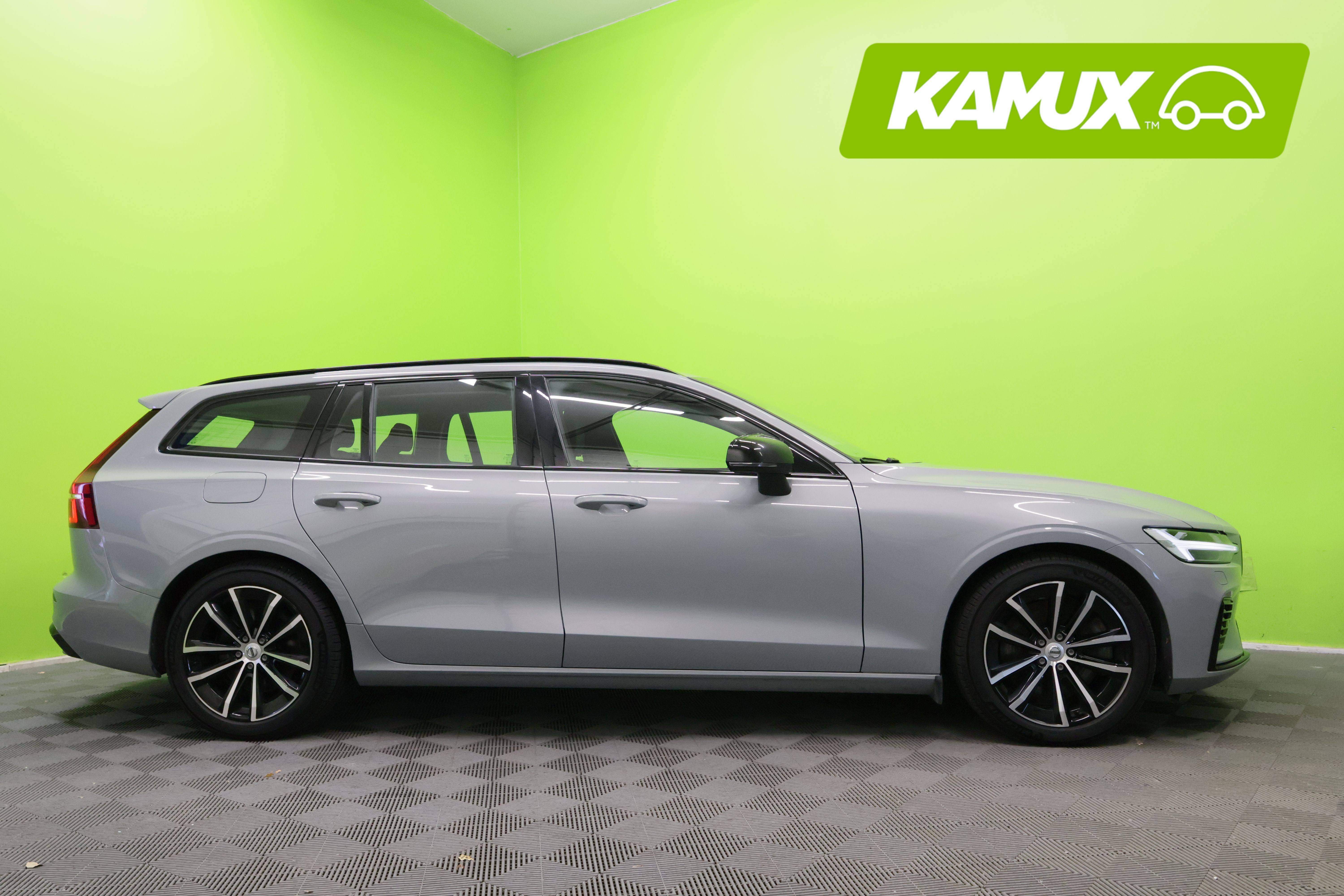 Volvo V60 T8 Twin Engine AWD Plus Dark 2024, kuva 2/27