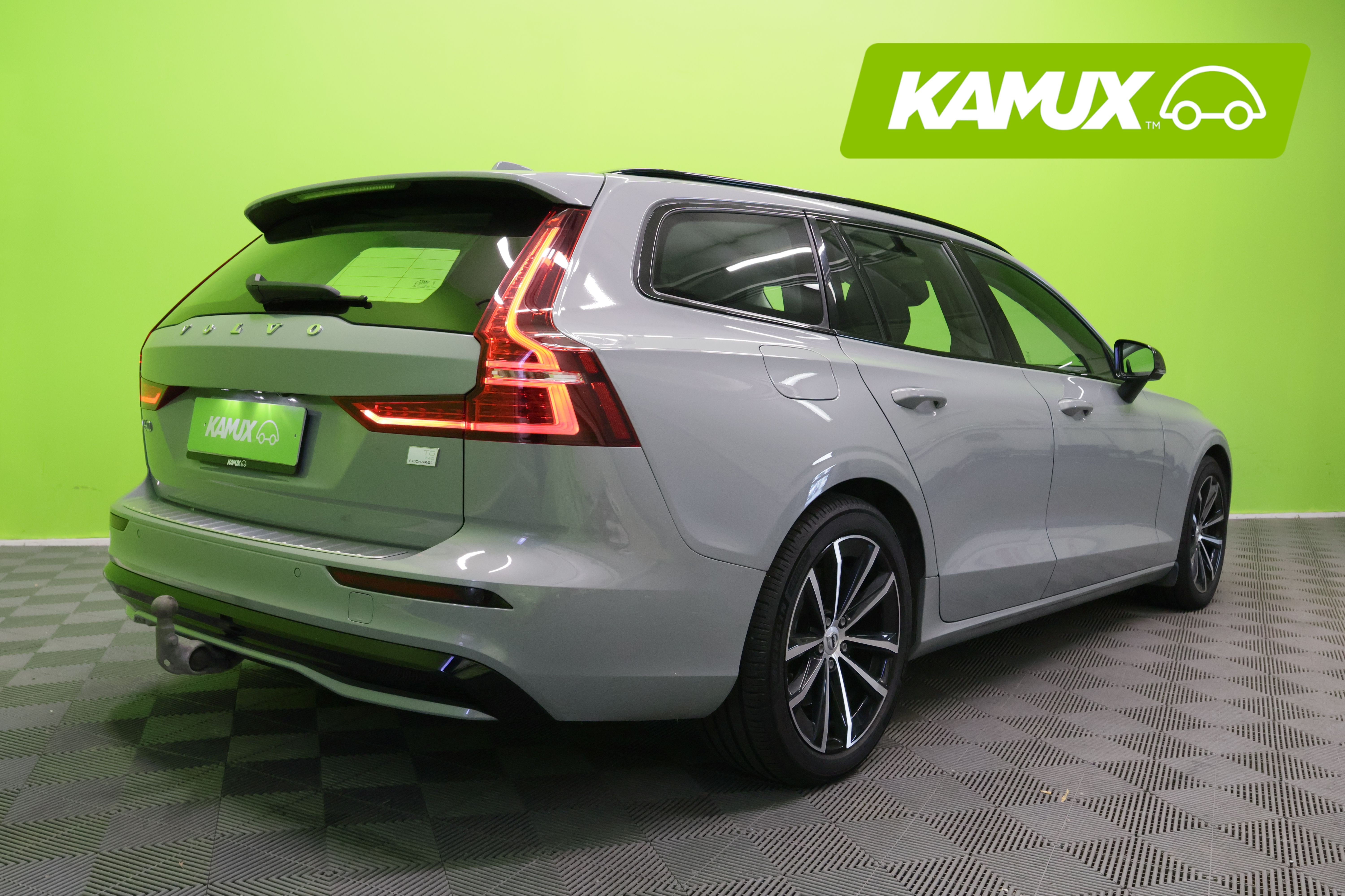 Volvo V60 T8 Twin Engine AWD Plus Dark 2024, kuva 3/27