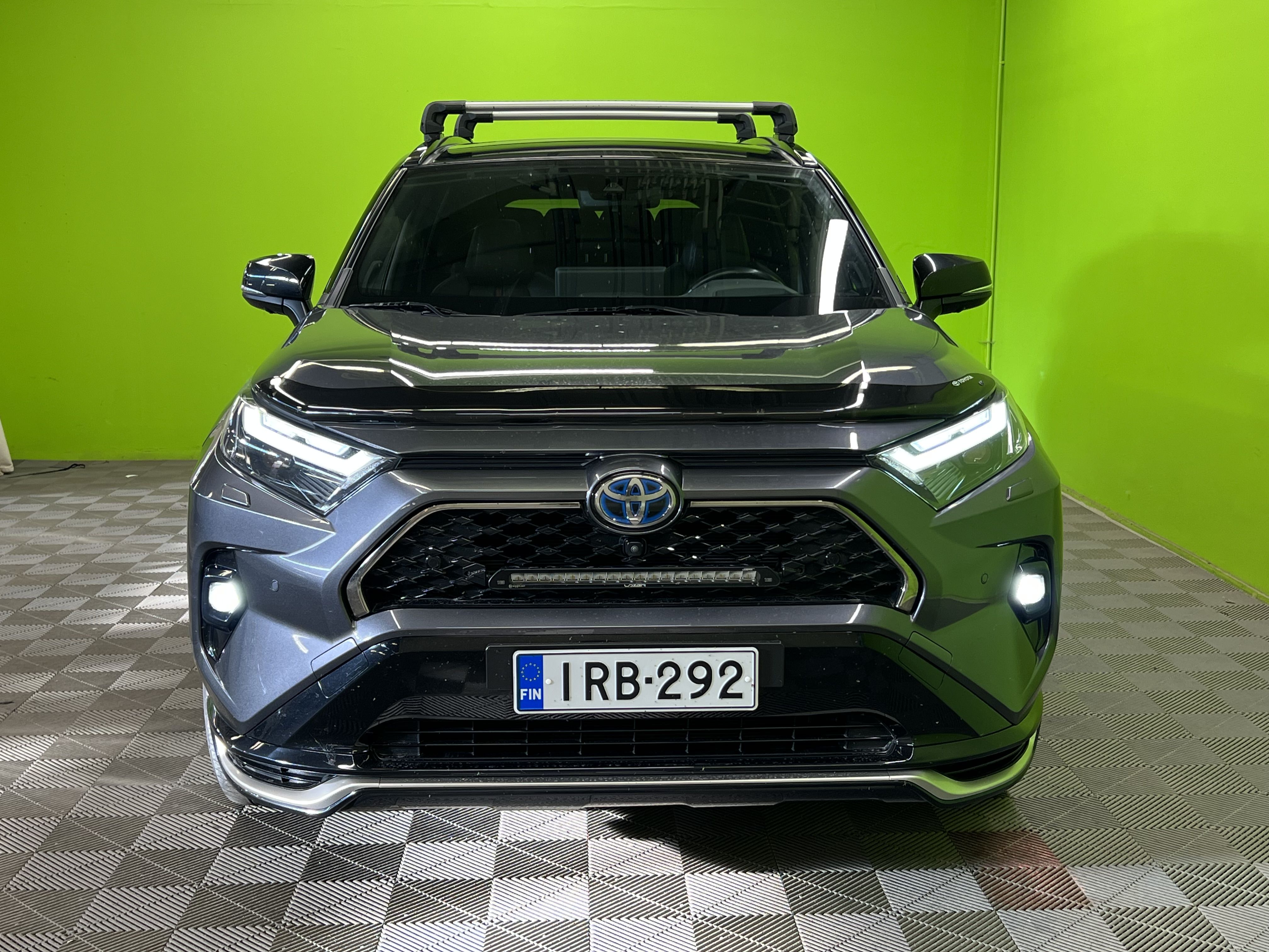Toyota RAV4 Plug-In 2023, photo 4/18